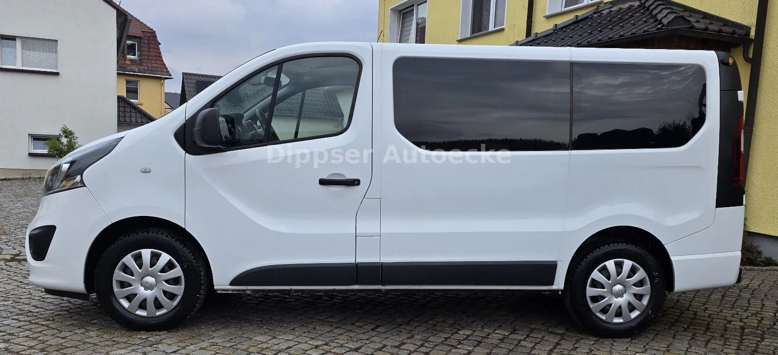 Fahrzeugabbildung Opel Vivaro B Combi L1H1_ 2,7t_9 Sitze_Klima vo+hi...