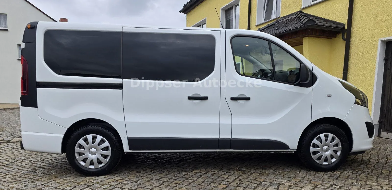 Fahrzeugabbildung Opel Vivaro B Combi L1H1_ 2,7t_9 Sitze_Klima vo+hi...
