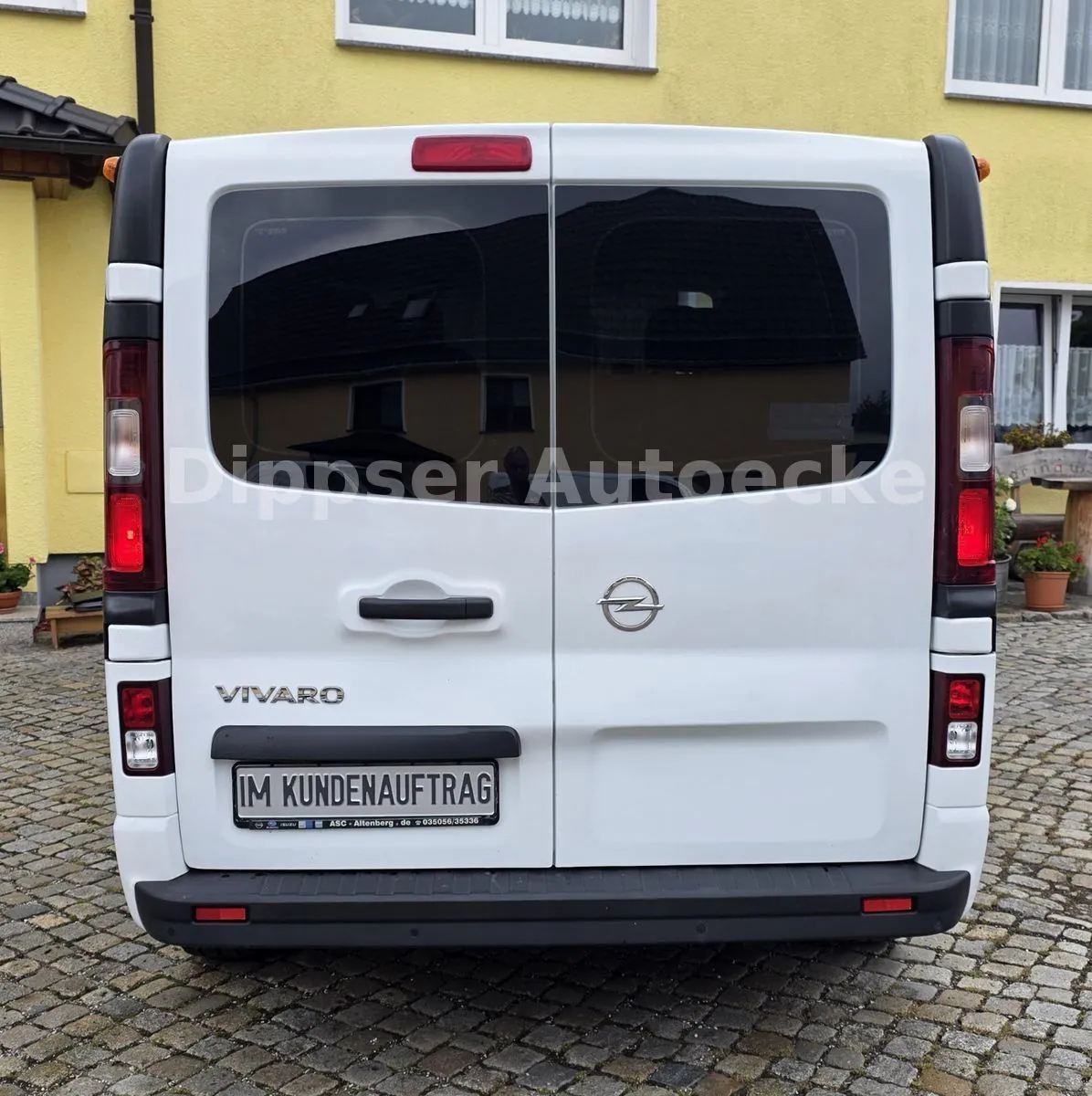 Fahrzeugabbildung Opel Vivaro B Combi L1H1_ 2,7t_9 Sitze_Klima vo+hi...