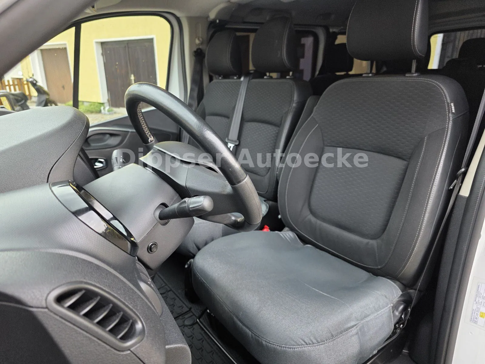 Fahrzeugabbildung Opel Vivaro B Combi L1H1_ 2,7t_9 Sitze_Klima vo+hi...