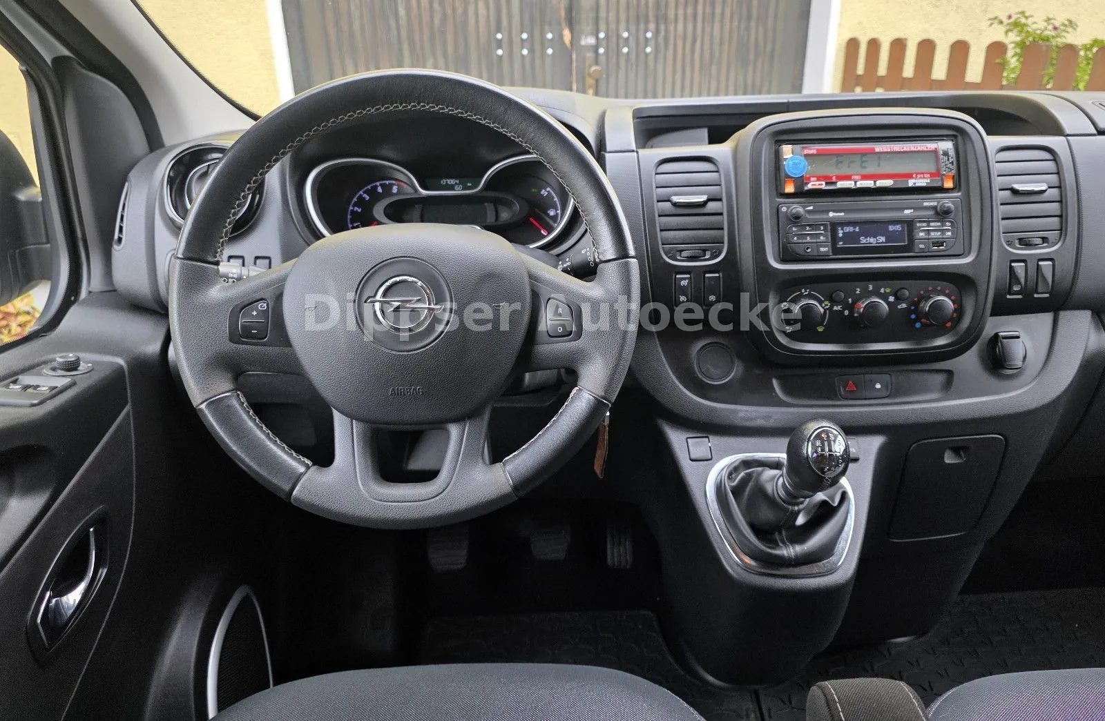 Fahrzeugabbildung Opel Vivaro B Combi L1H1_ 2,7t_9 Sitze_Klima vo+hi...