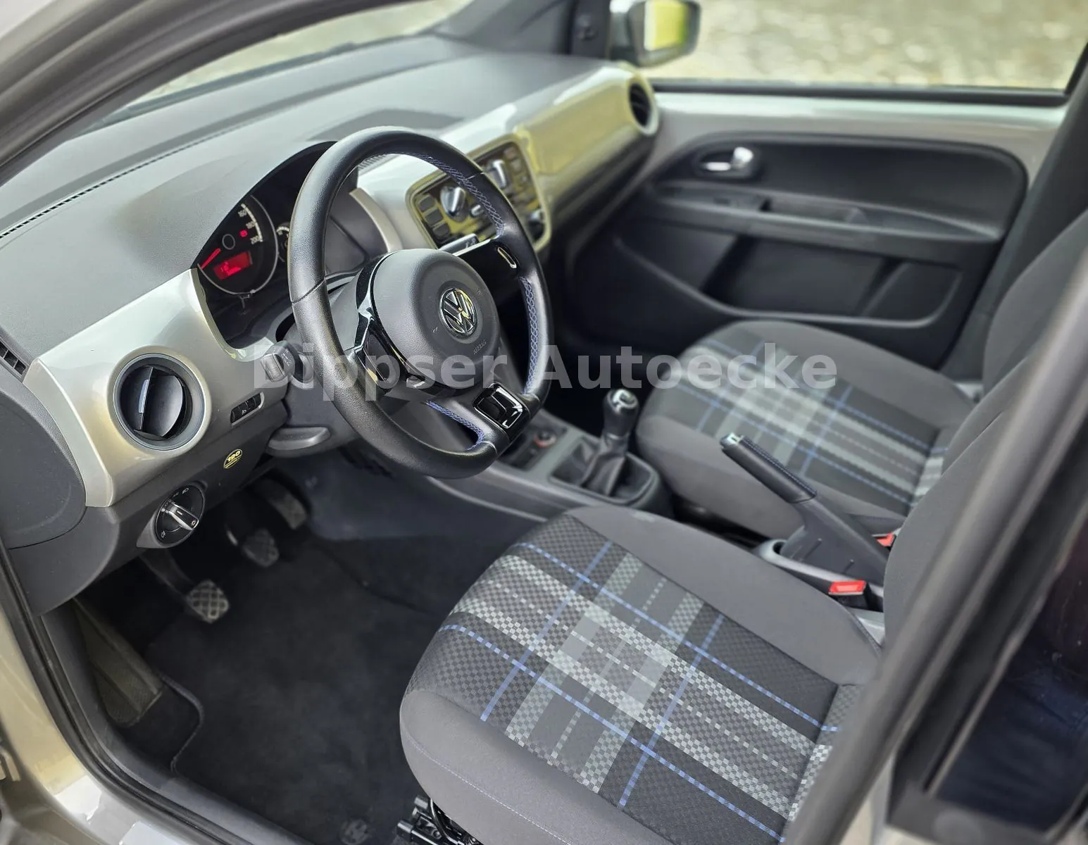 Fahrzeugabbildung Volkswagen up!_Klima_Schiebedach_Aluf. mit Allwetterr....