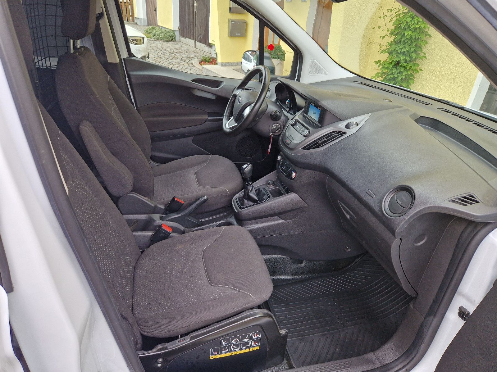 Fahrzeugabbildung Ford Transit Courier Trend