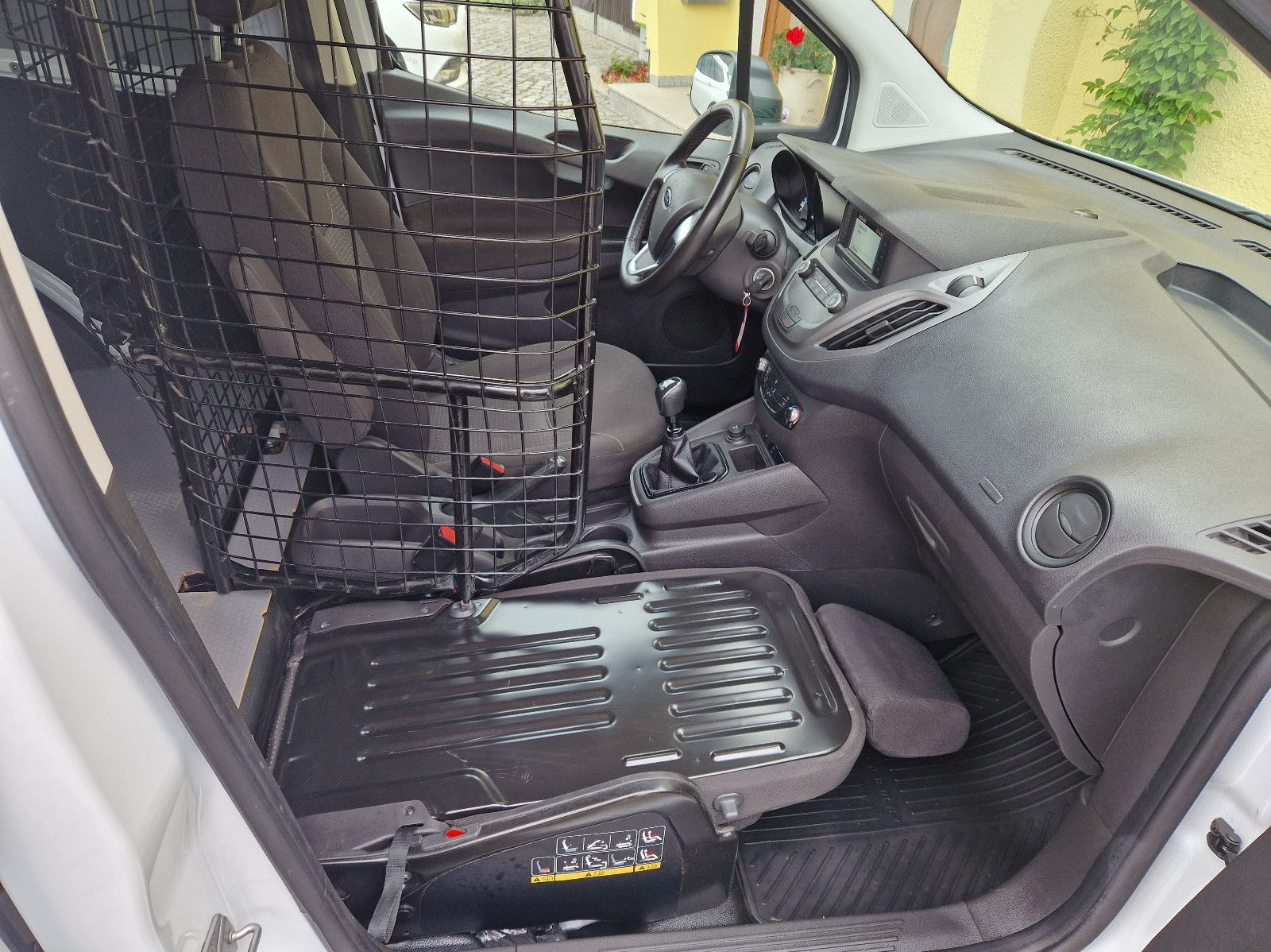 Fahrzeugabbildung Ford Transit Courier Trend