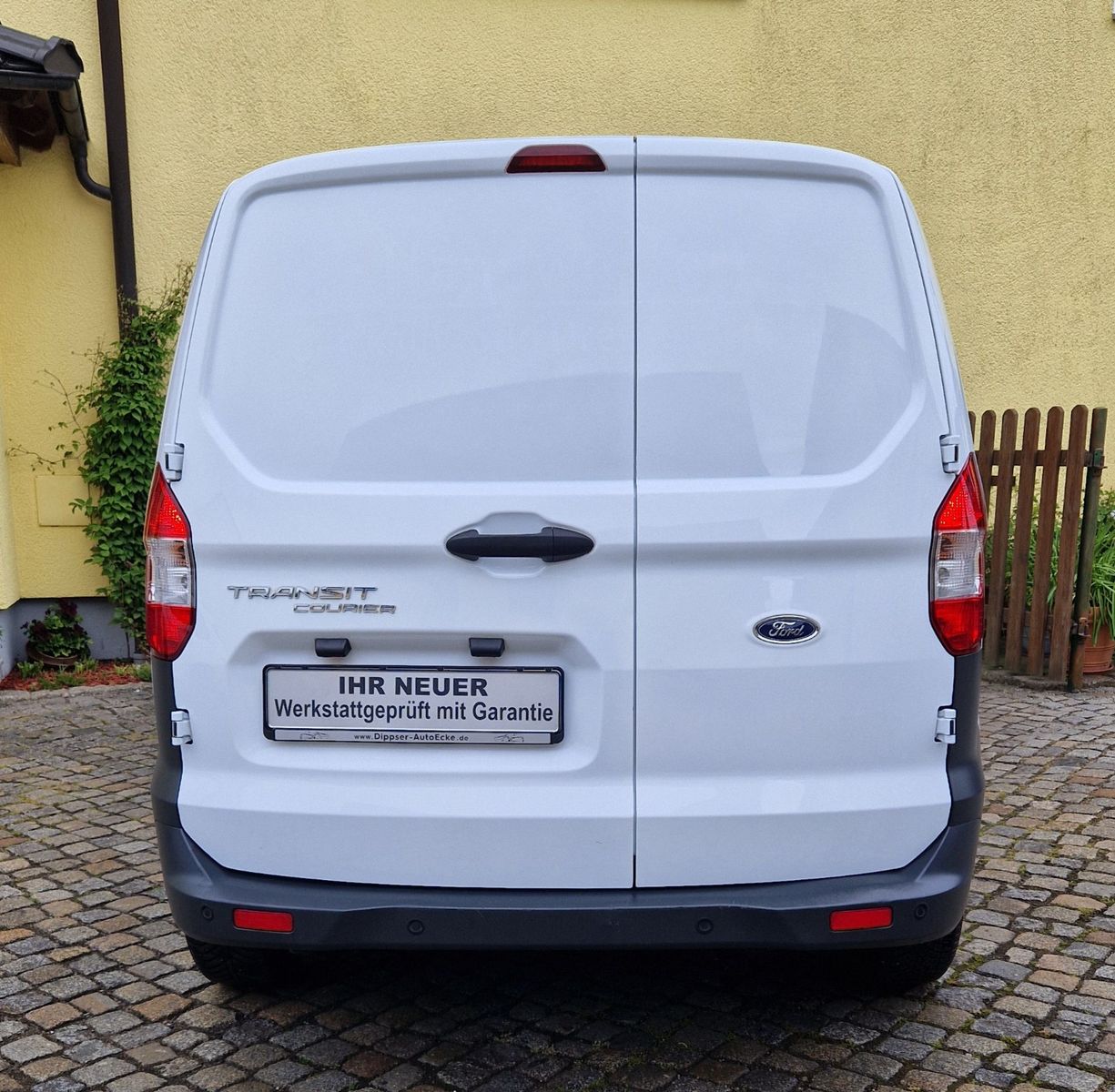 Fahrzeugabbildung Ford Transit Courier Trend