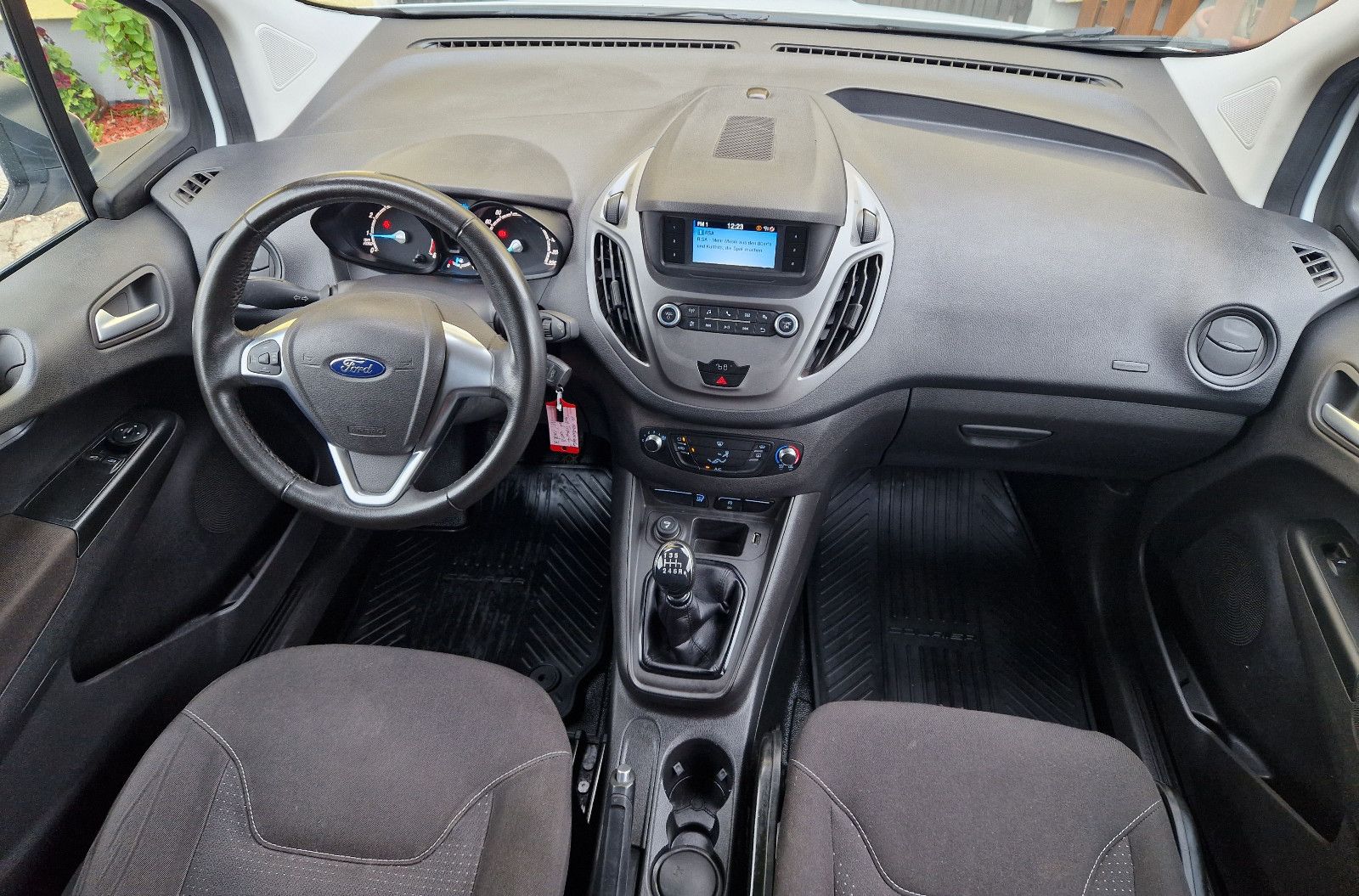 Fahrzeugabbildung Ford Transit Courier Trend