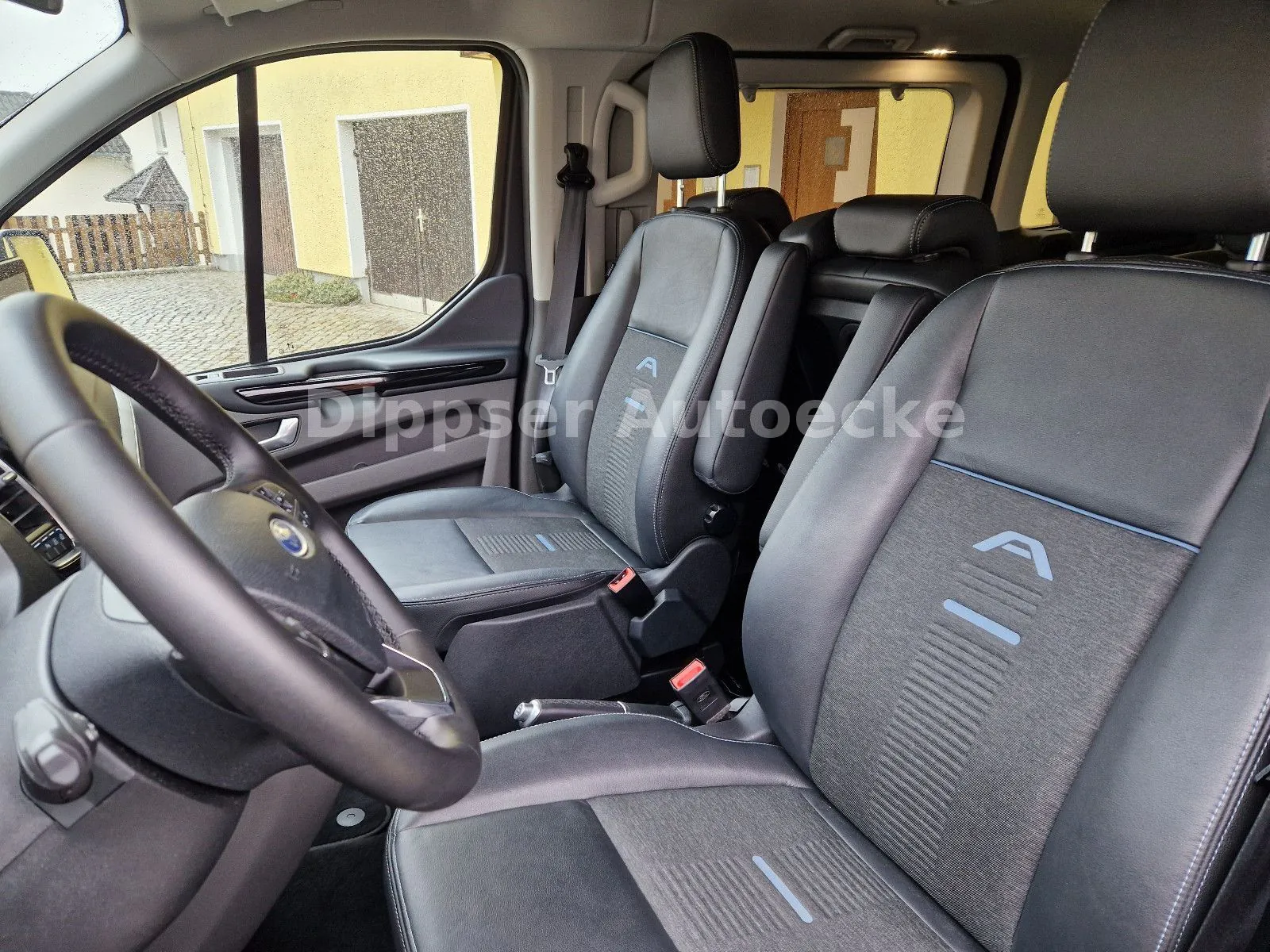Fahrzeugabbildung Ford Tourneo Custom 
