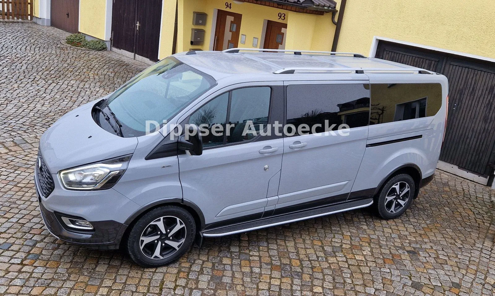 Fahrzeugabbildung Ford Tourneo Custom 