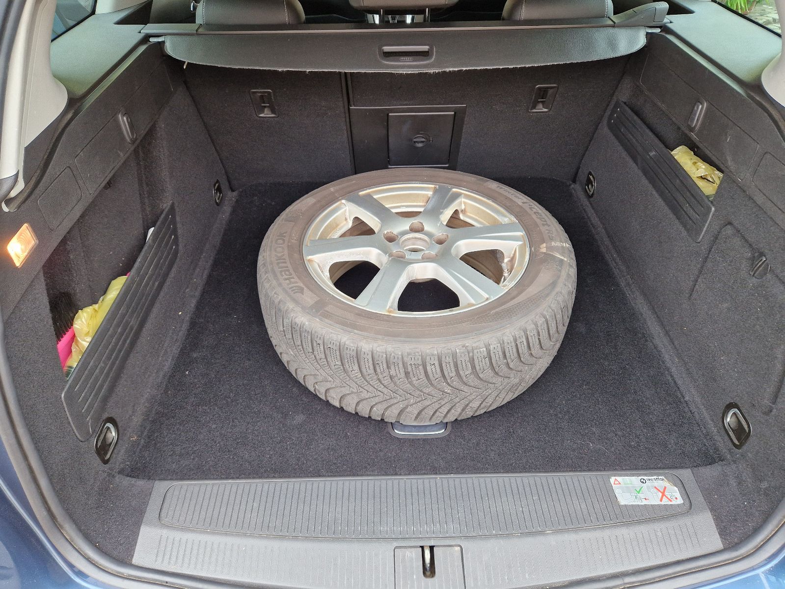 Fahrzeugabbildung Opel Astra J Sports Tourer 