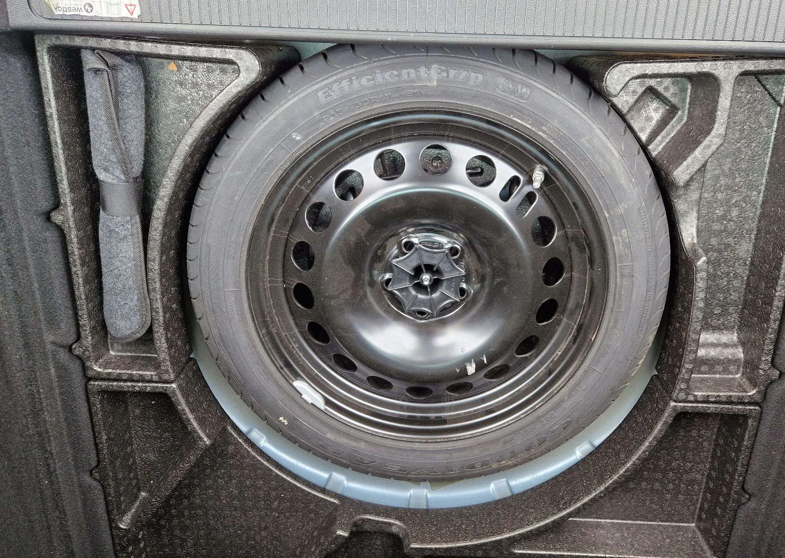 Fahrzeugabbildung Opel Astra J Sports Tourer 