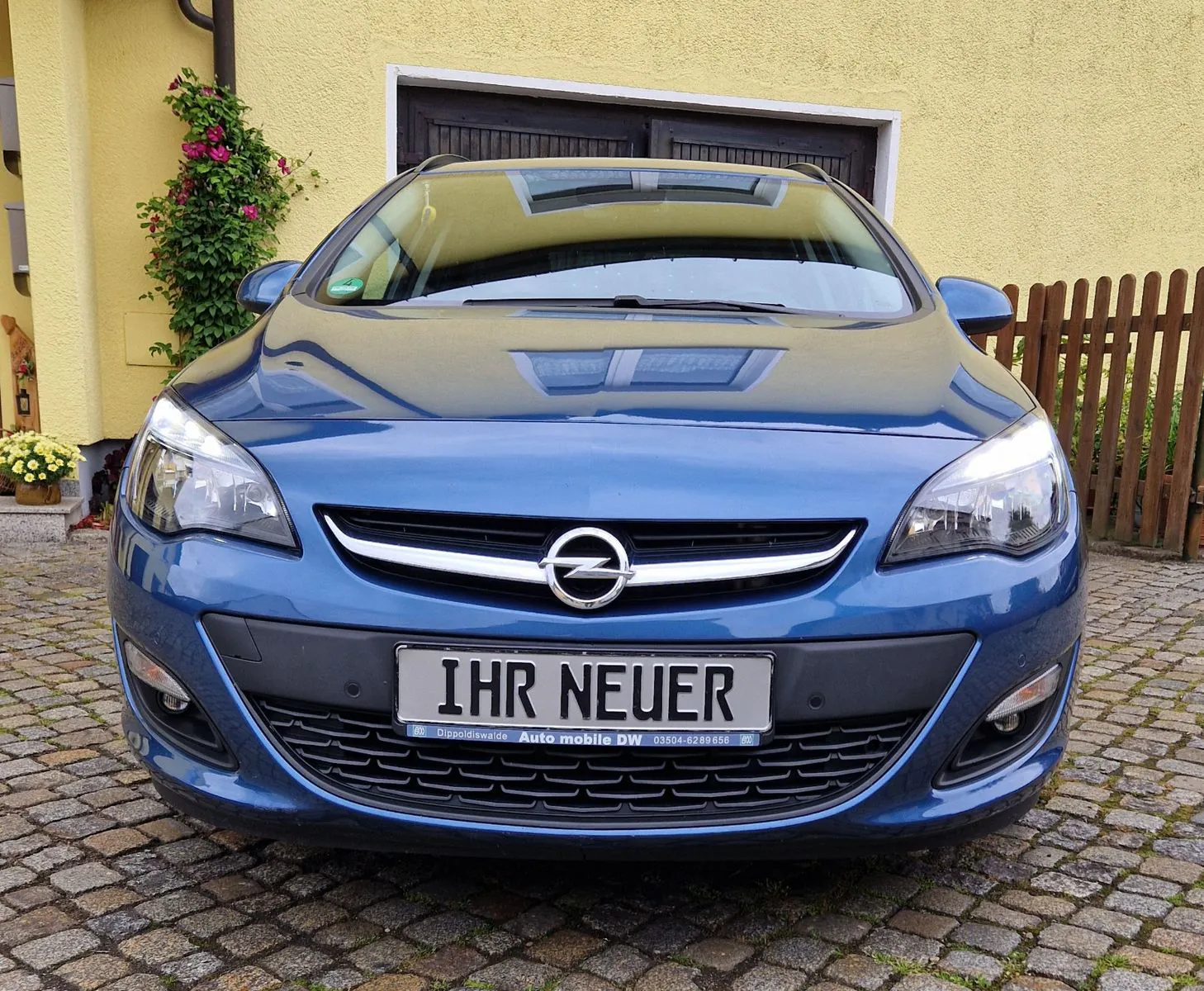 Fahrzeugabbildung Opel Astra J Sports Tourer 
