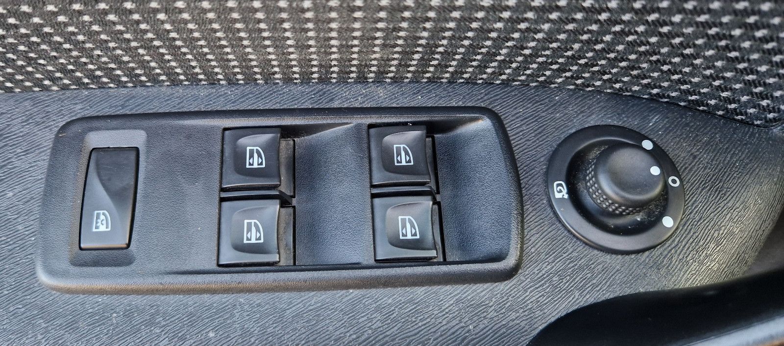 Fahrzeugabbildung Mercedes-Benz Citan Kombi 111 CDI lang_Panoramad_Klima_Sitzh..
