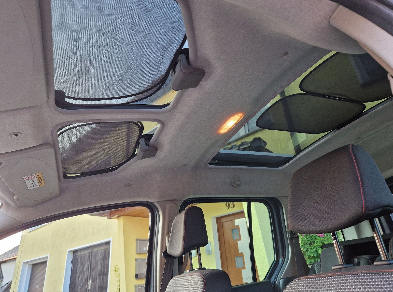 Fahrzeugabbildung Mercedes-Benz Citan Kombi 111 CDI lang_Panoramad_Klima_Sitzh..