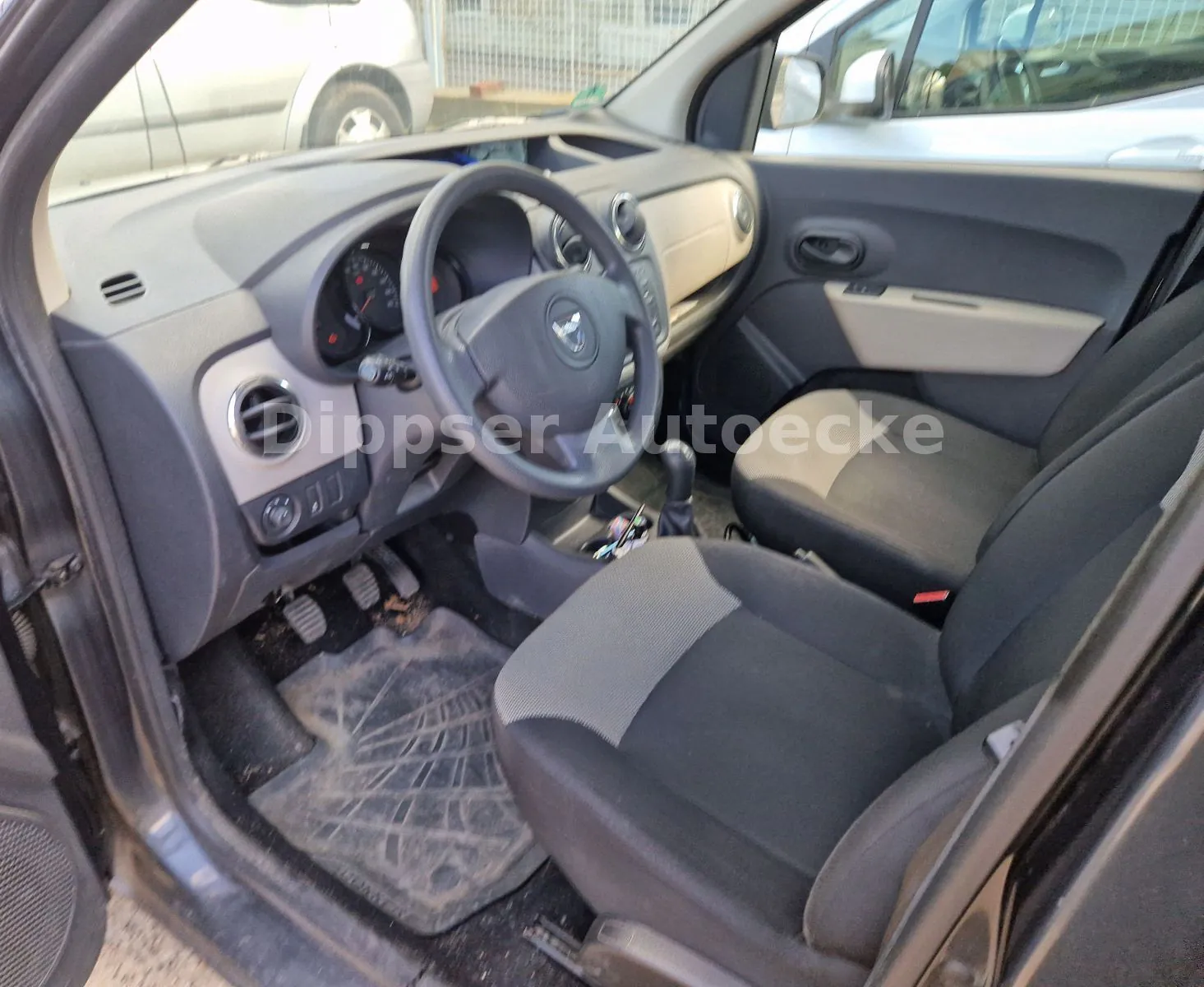 Fahrzeugabbildung Dacia Dokker Ambiance_Klima_8 fach_AHZV starr