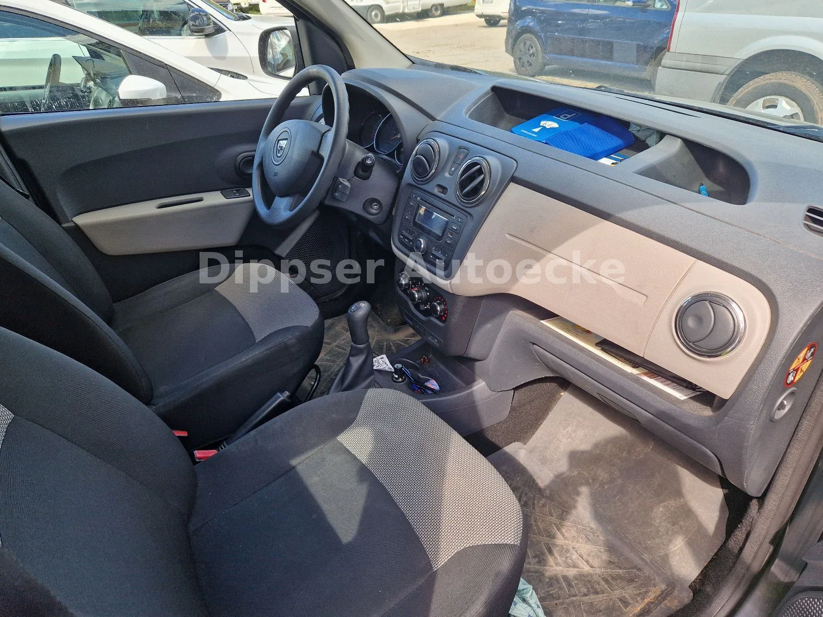 Fahrzeugabbildung Dacia Dokker Ambiance_Klima_8 fach_AHZV starr