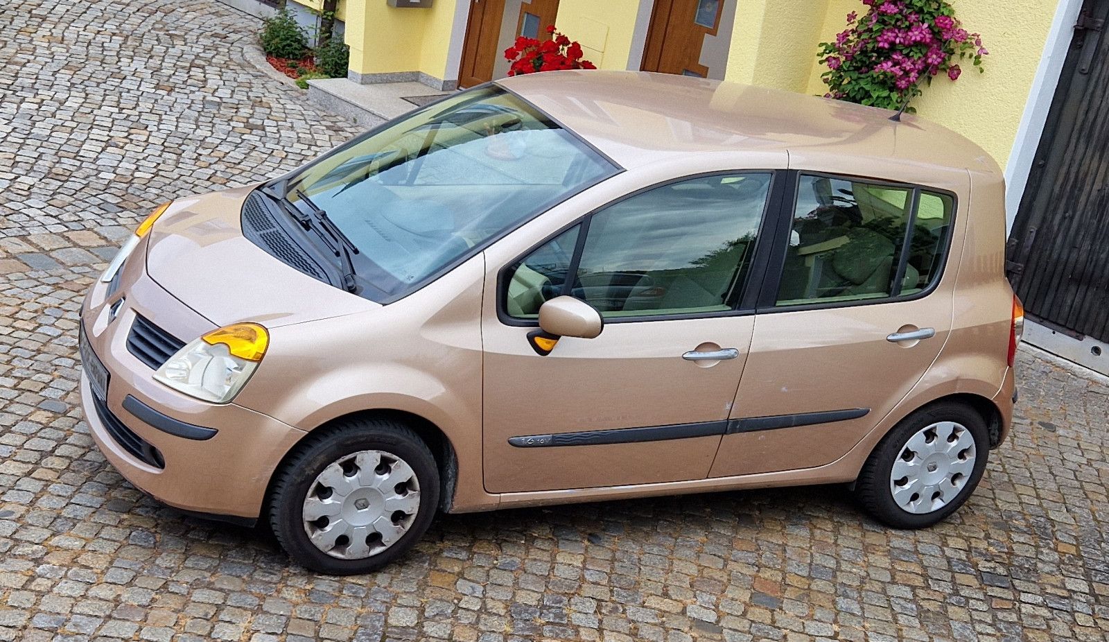 Fahrzeugabbildung Renault Modus Privilege_Klima_Allwetter...