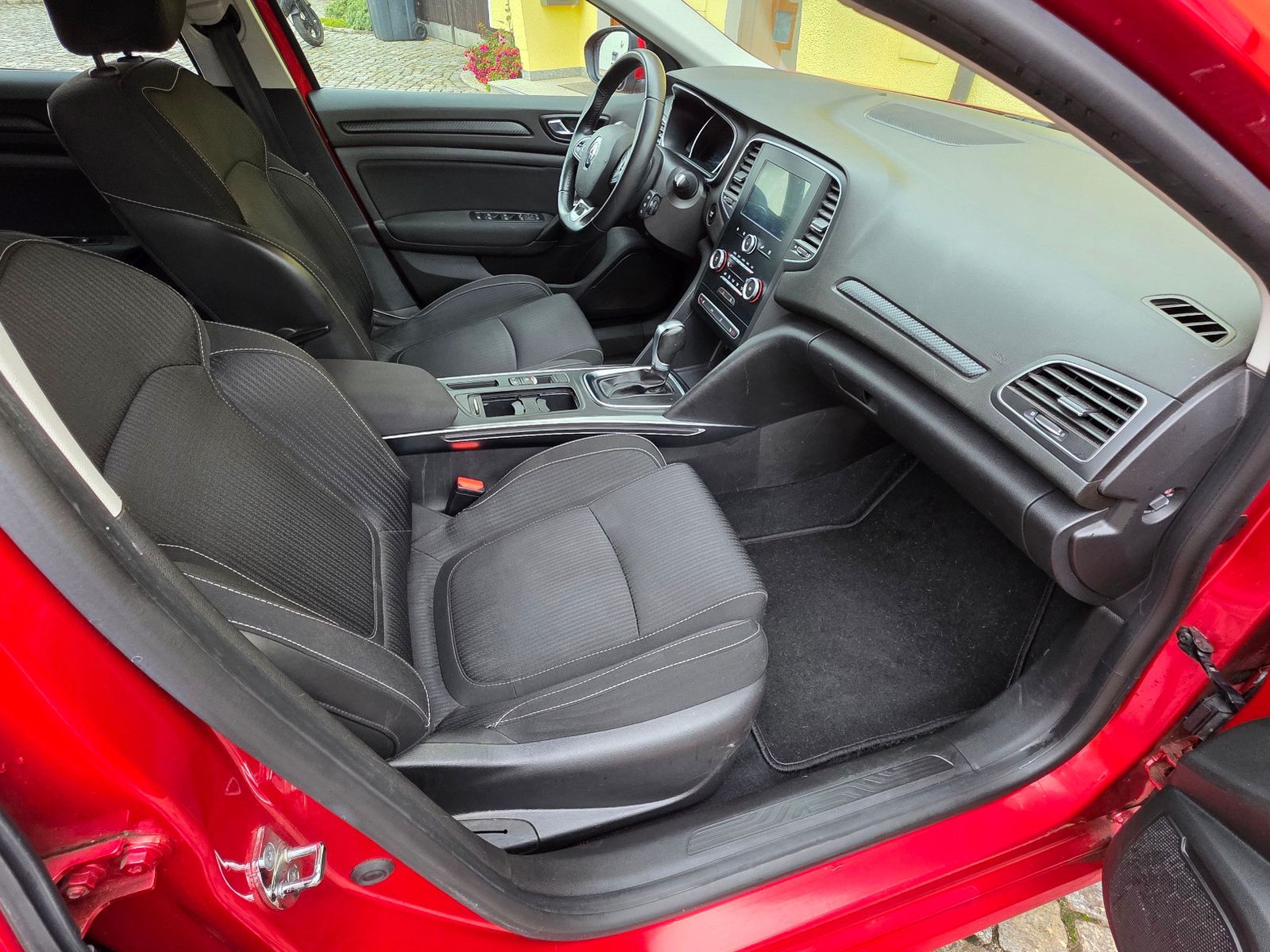 Fahrzeugabbildung Renault Megane IV 