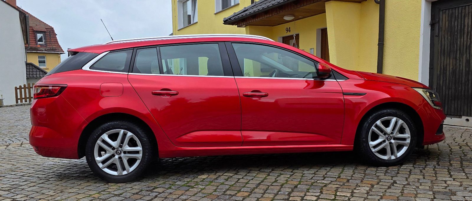 Fahrzeugabbildung Renault Megane IV 