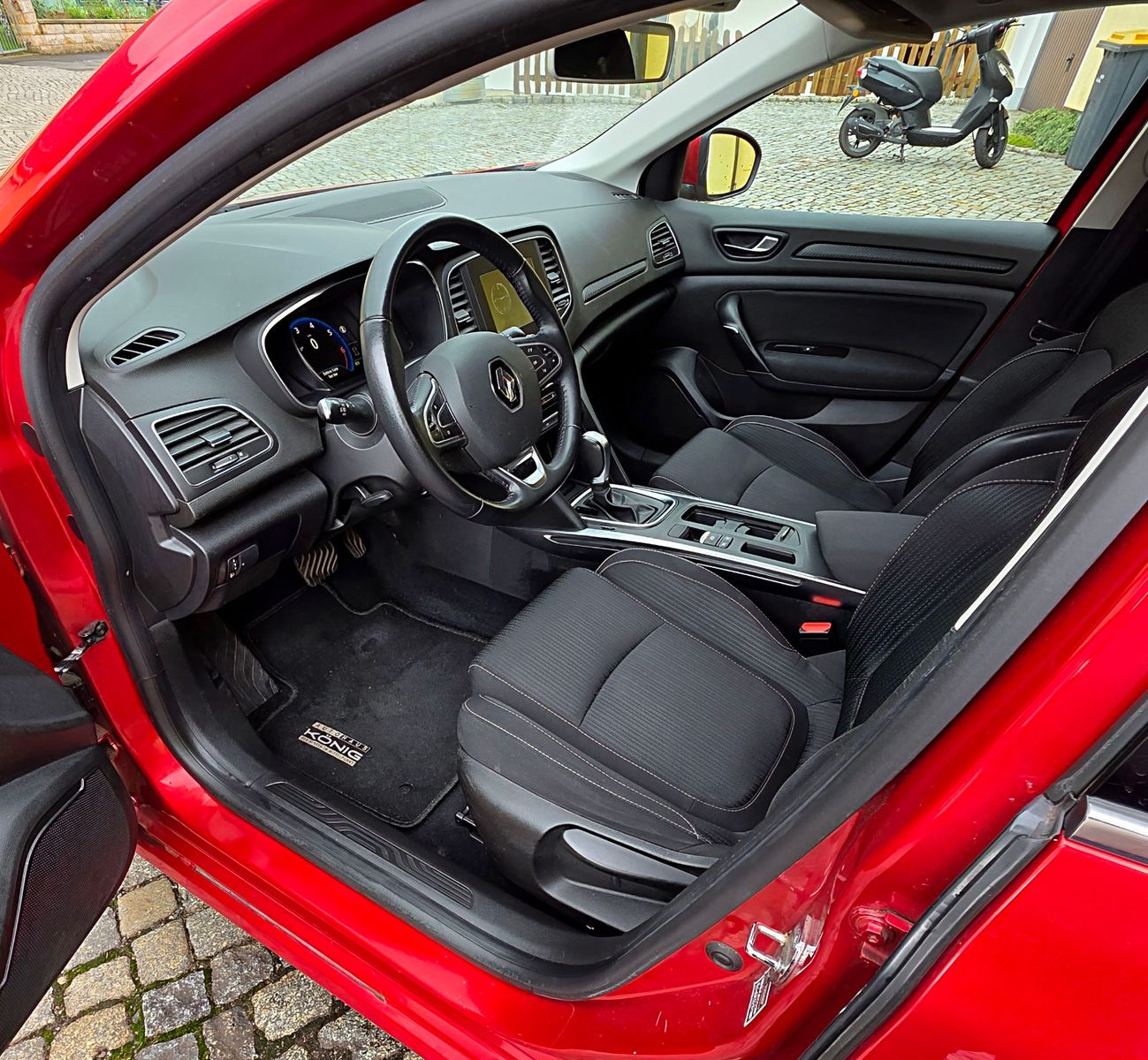 Fahrzeugabbildung Renault Megane IV 