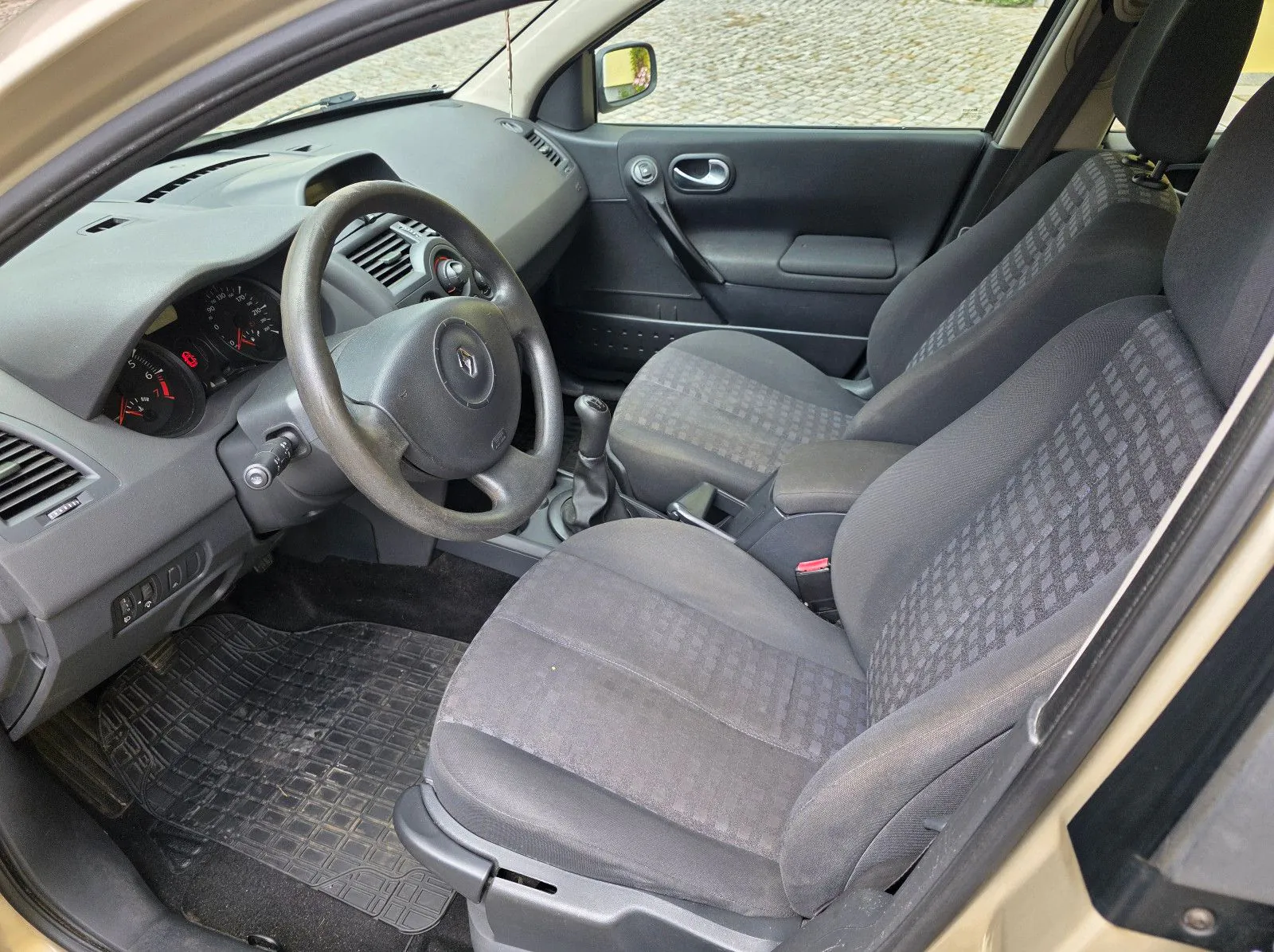 Fahrzeugabbildung Renault Megane II,  5-trg. 