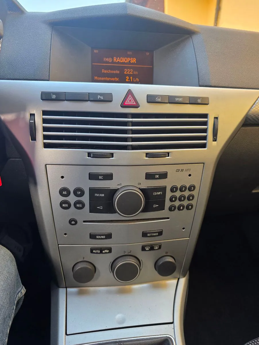 Fahrzeugabbildung Opel Astra H GTC 