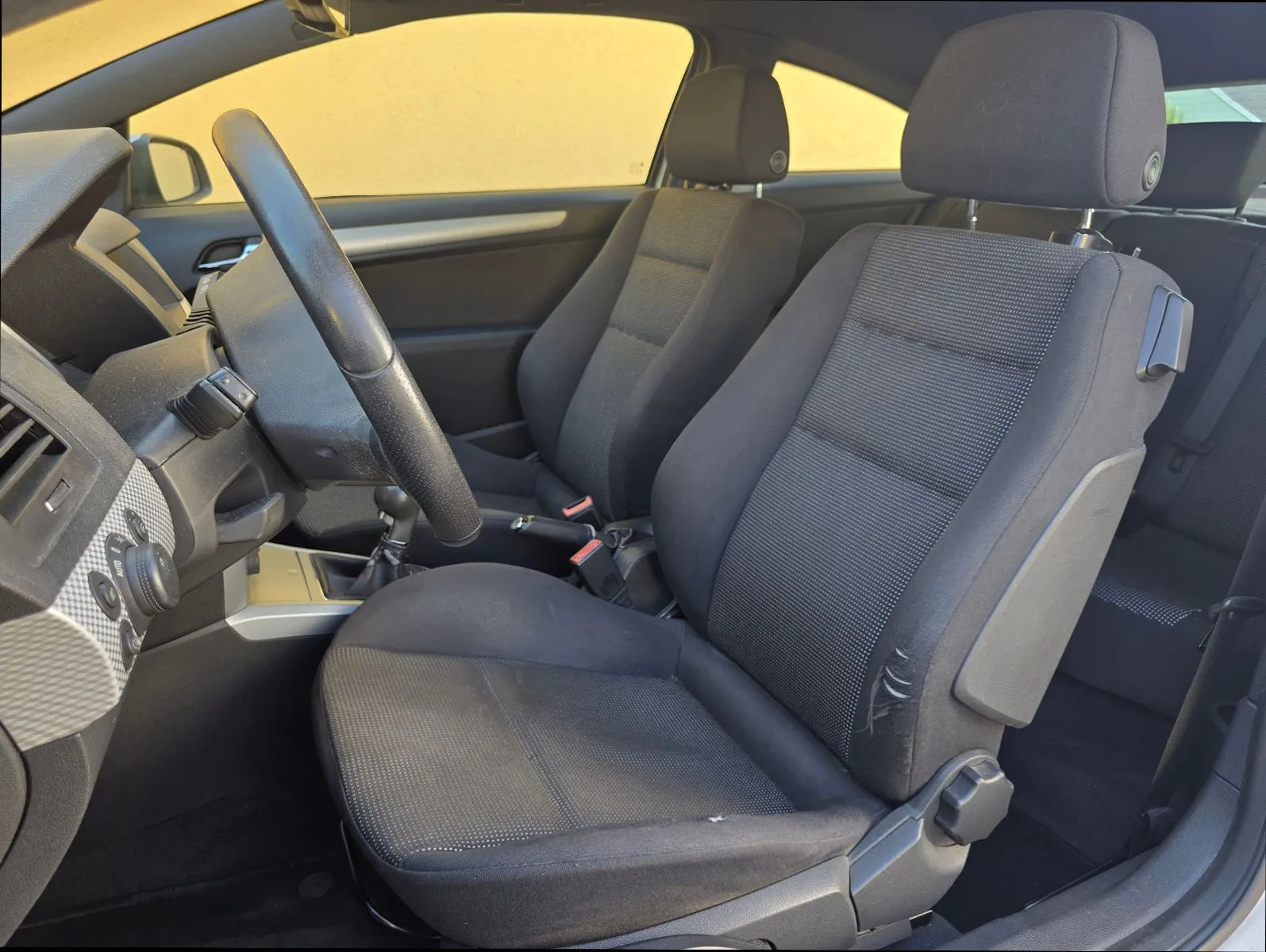 Fahrzeugabbildung Opel Astra H GTC 