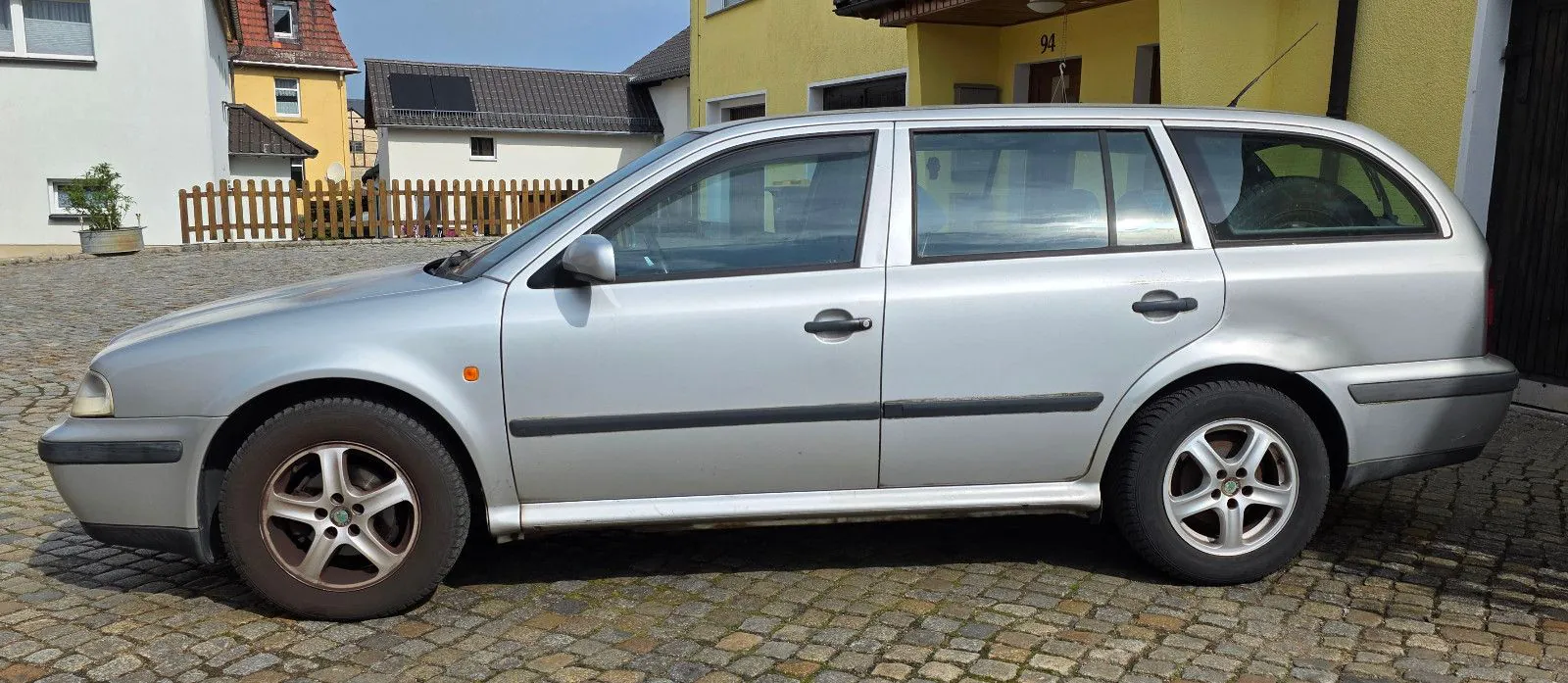 Fahrzeugabbildung SKODA Octavia Combi_Climatronic_8 fach bereift....