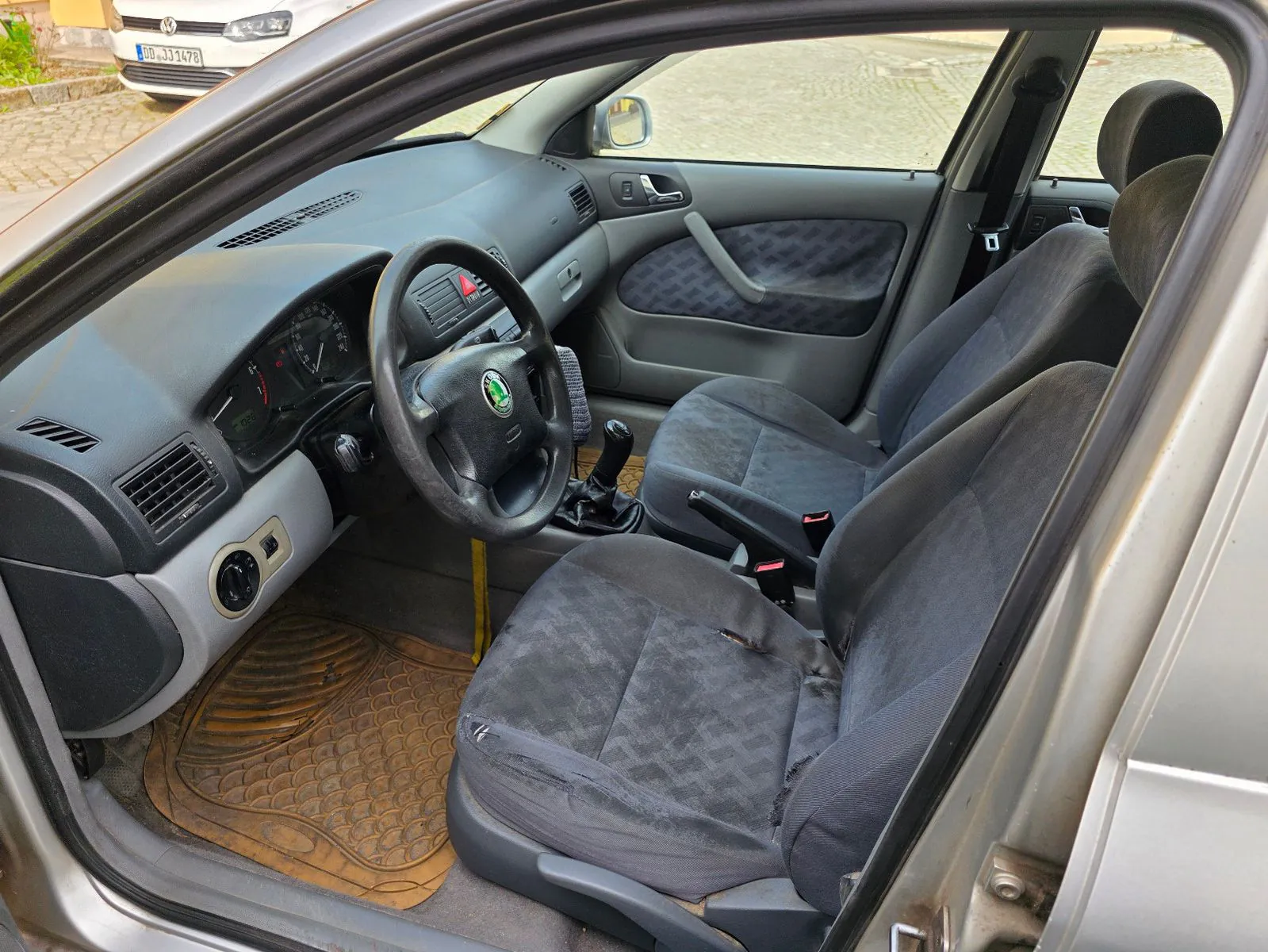 Fahrzeugabbildung SKODA Octavia Combi_Climatronic_8 fach bereift....