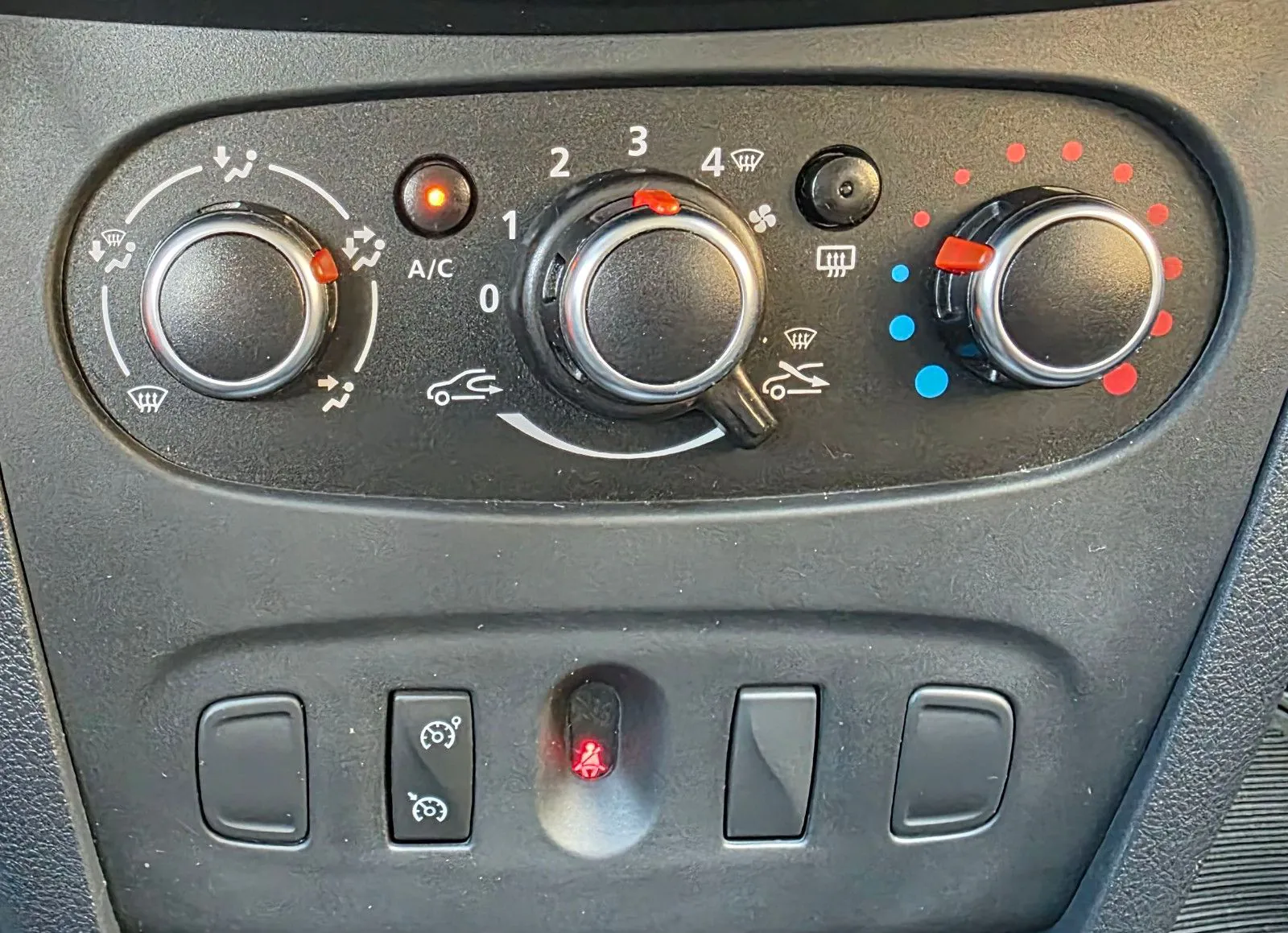 Fahrzeugabbildung Dacia Sandero II 