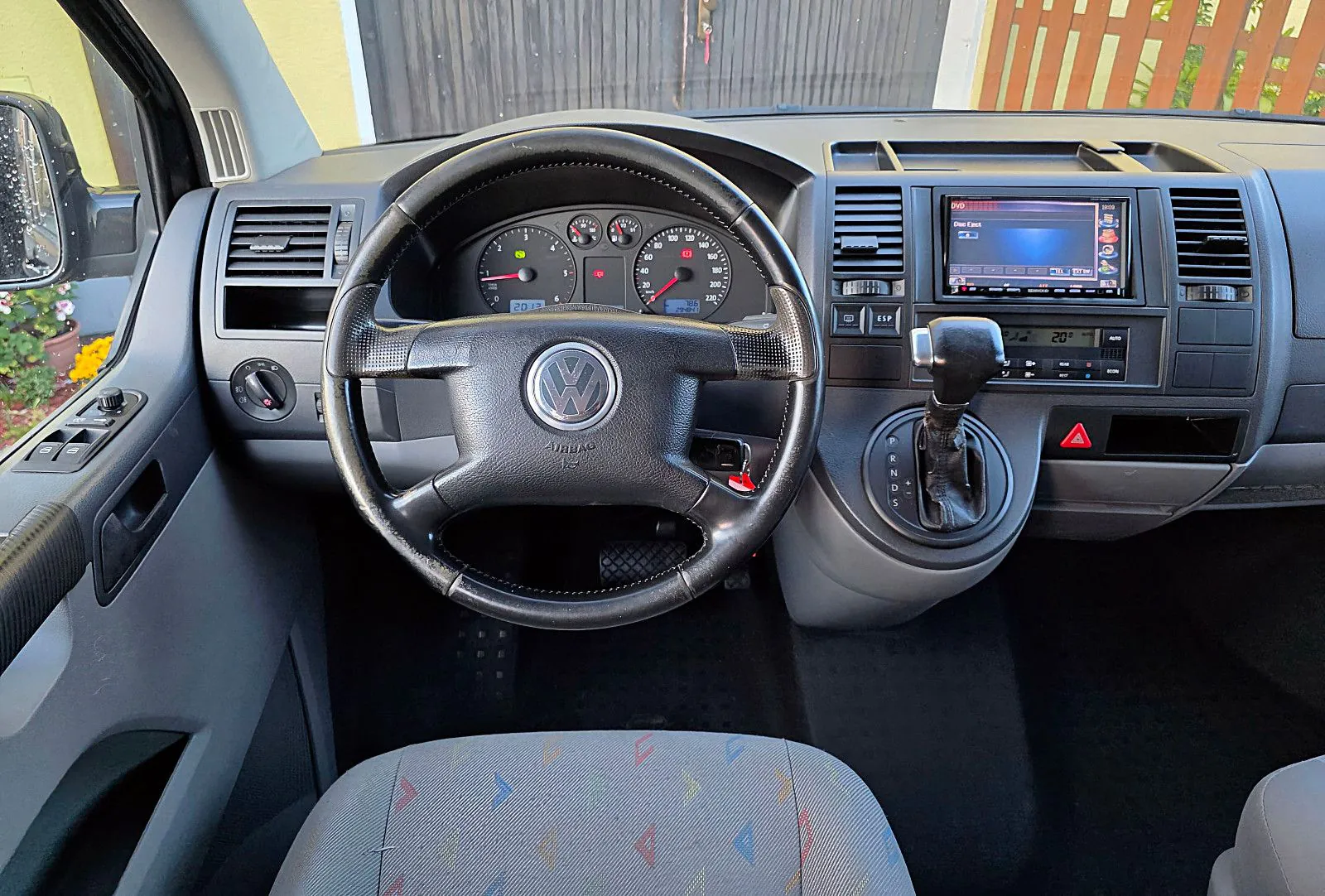 Fahrzeugabbildung Volkswagen T5 Bus 