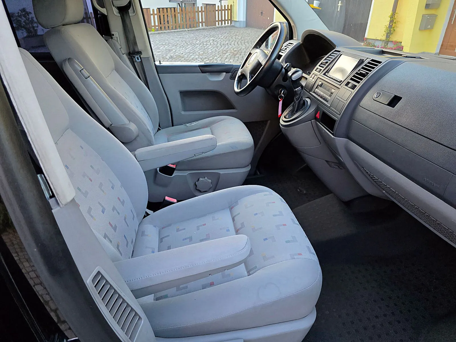 Fahrzeugabbildung Volkswagen T5 Bus 