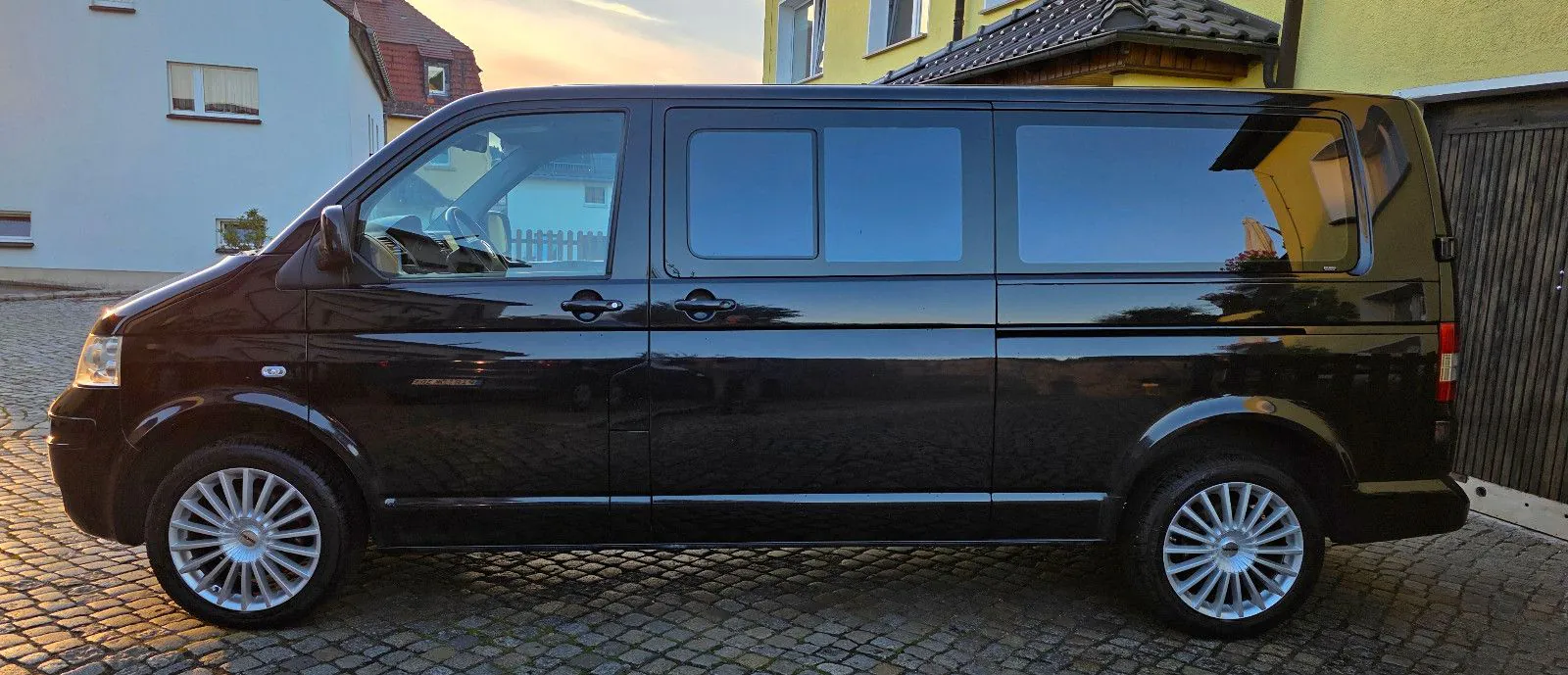 Fahrzeugabbildung Volkswagen T5 Bus 