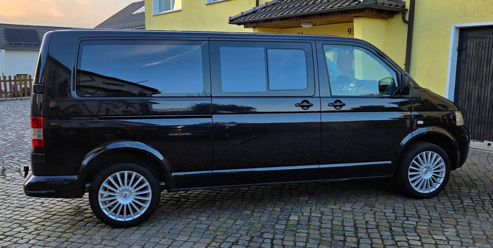 Fahrzeugabbildung Volkswagen T5 Bus 