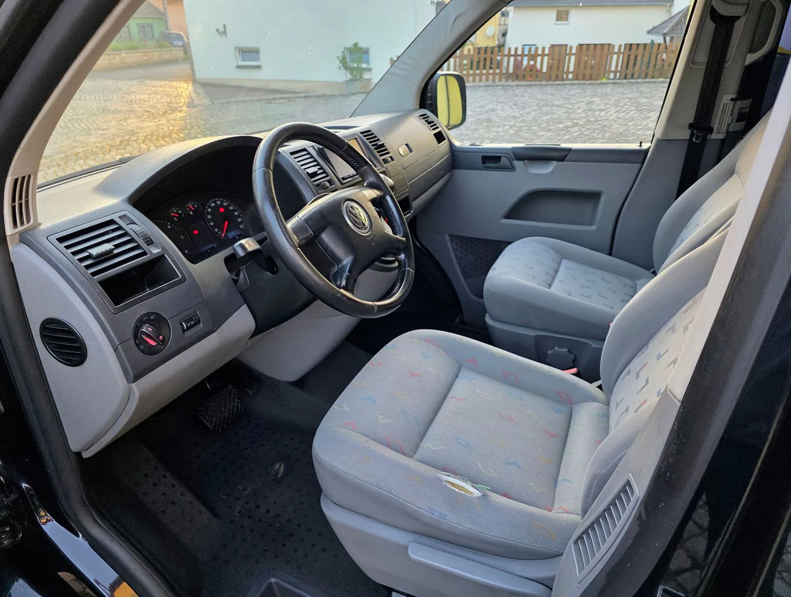 Fahrzeugabbildung Volkswagen T5 Bus 