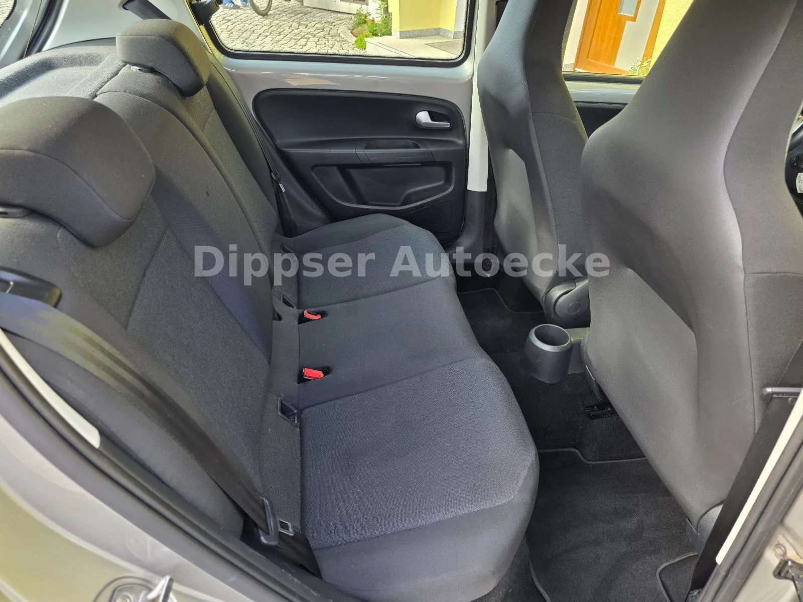 Fahrzeugabbildung Volkswagen up!