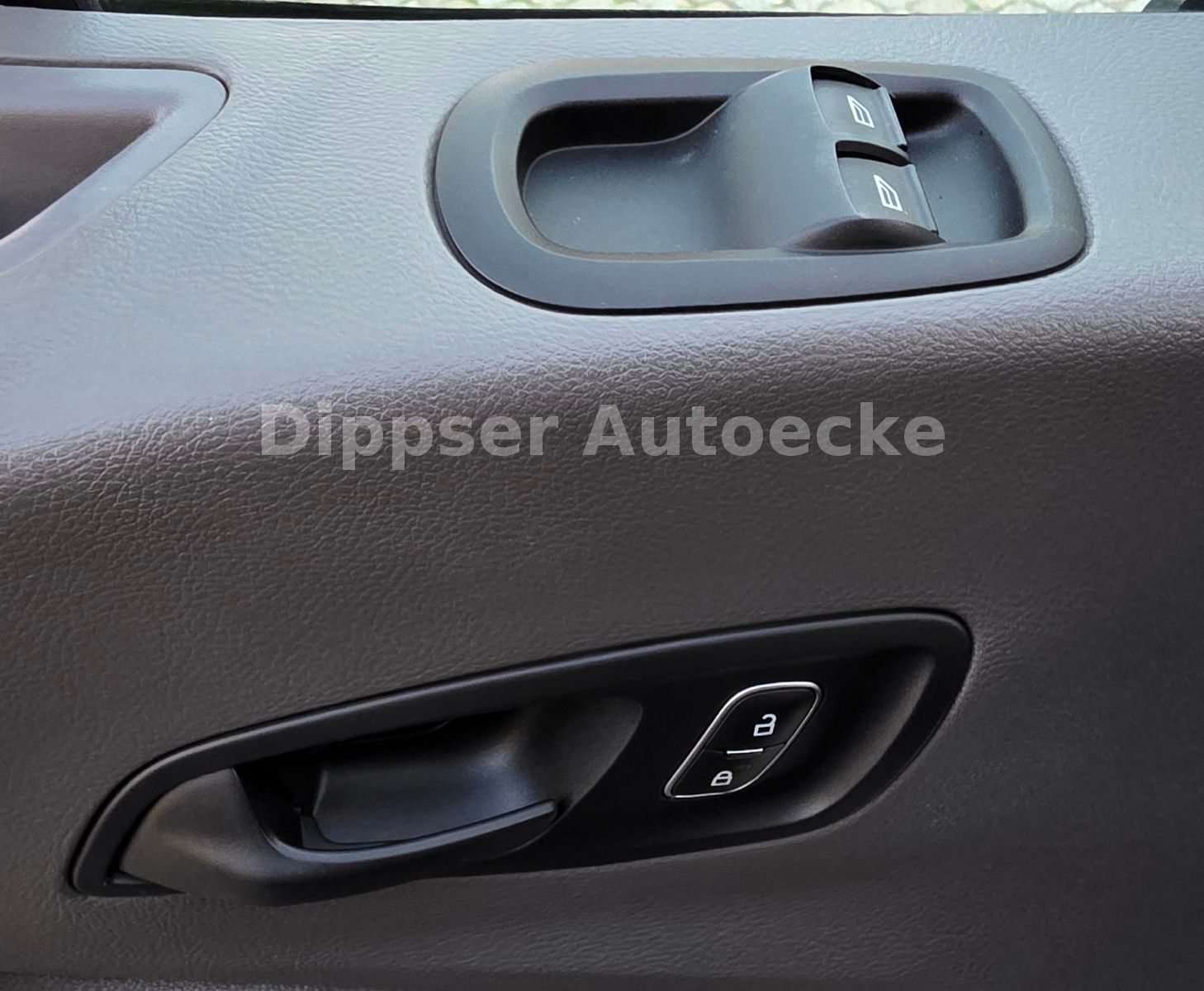 Fahrzeugabbildung Ford Transit Kasten 350 L4 Trend
