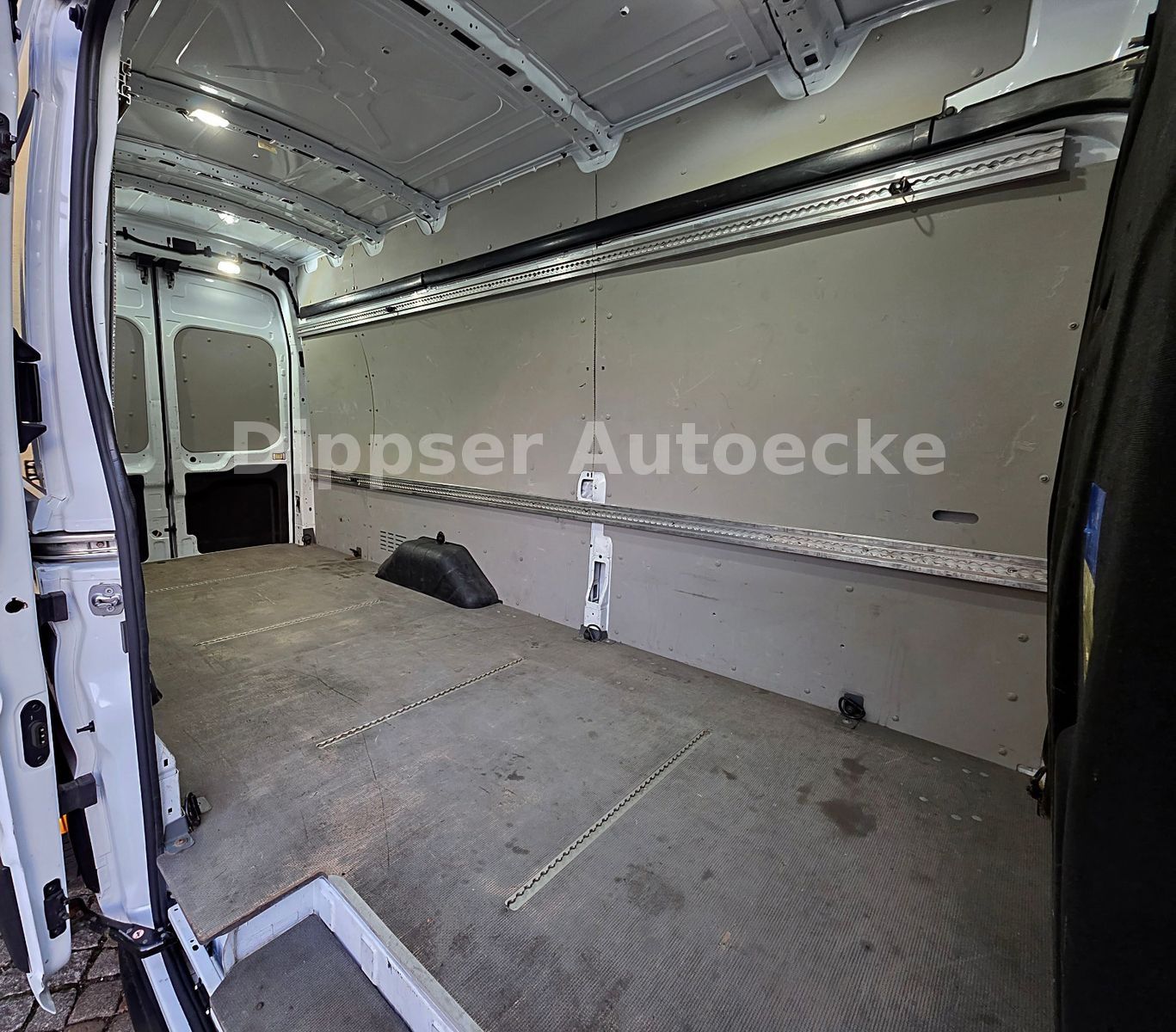 Fahrzeugabbildung Ford Transit Kasten 350 L4 Trend