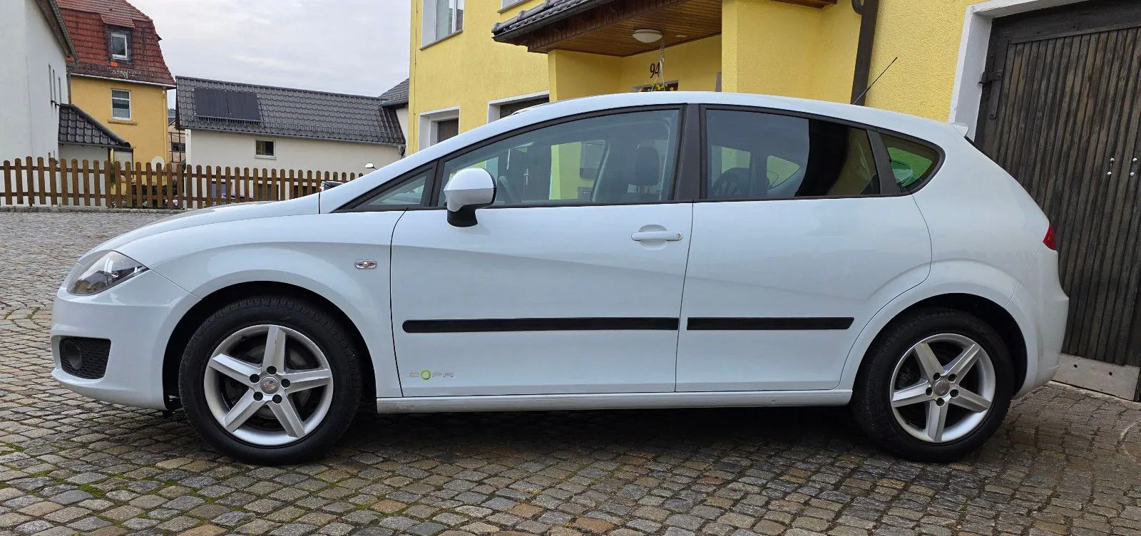 Fahrzeugabbildung SEAT Leon Reference 