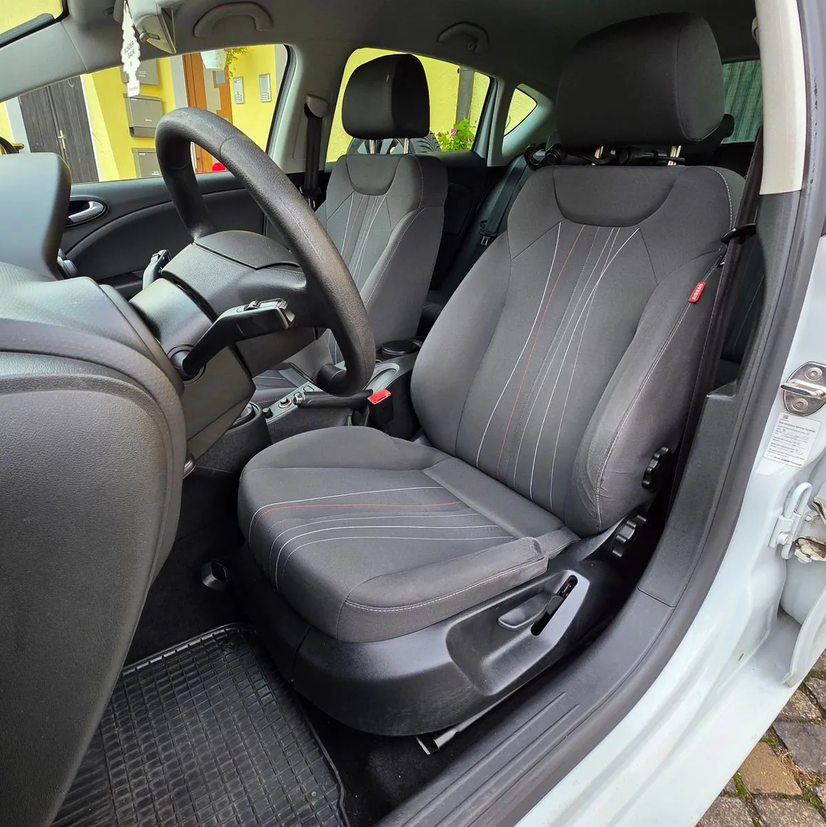 Fahrzeugabbildung SEAT Leon Reference 