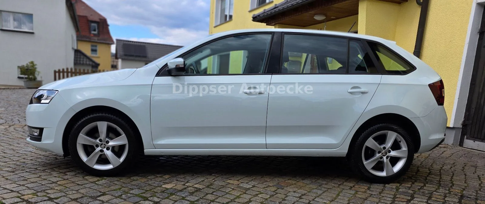 Fahrzeugabbildung SKODA Rapid Spaceback 