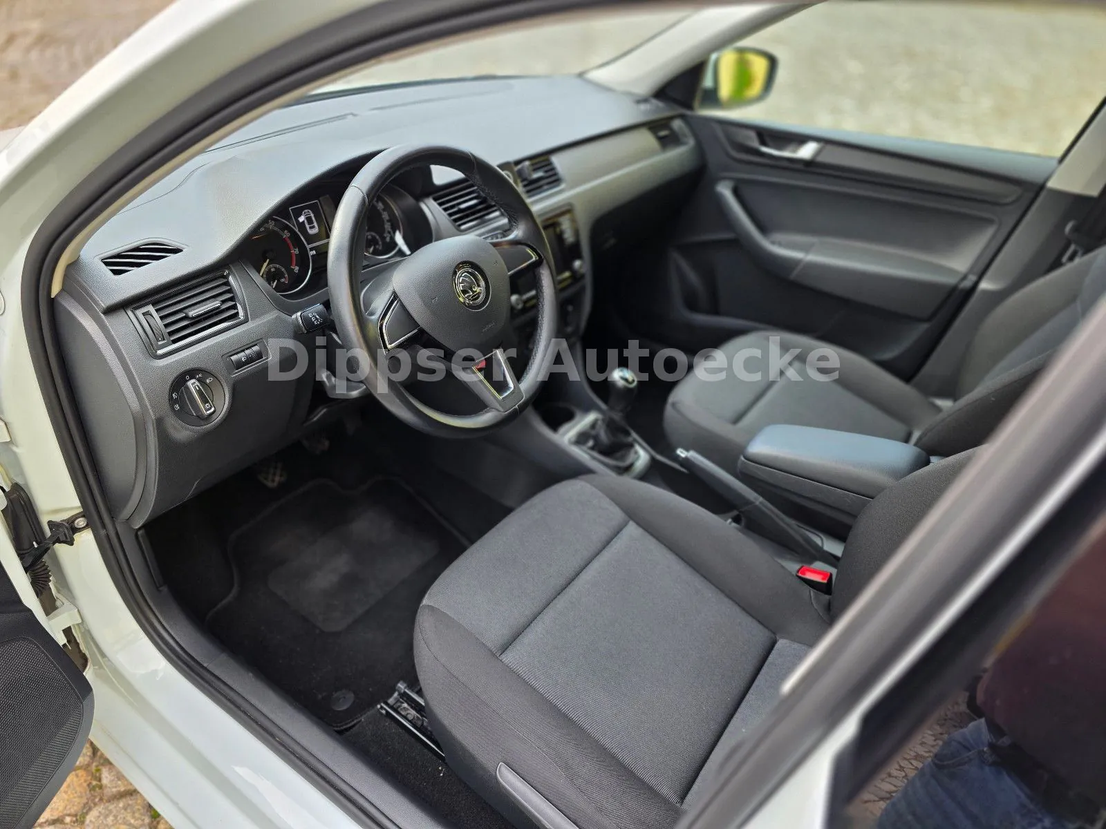 Fahrzeugabbildung SKODA Rapid Spaceback 