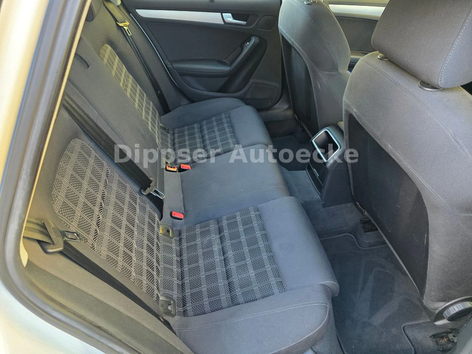 Fahrzeugabbildung Audi A4 Avant 