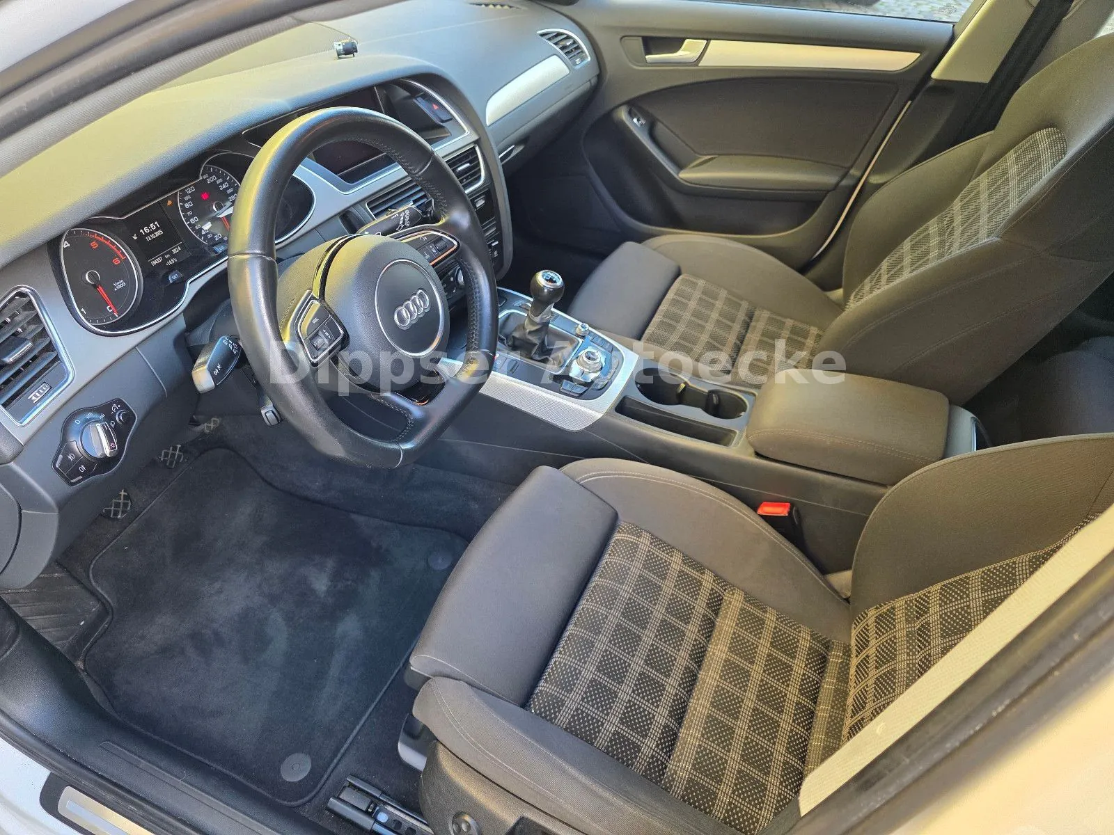 Fahrzeugabbildung Audi A4 Avant 
