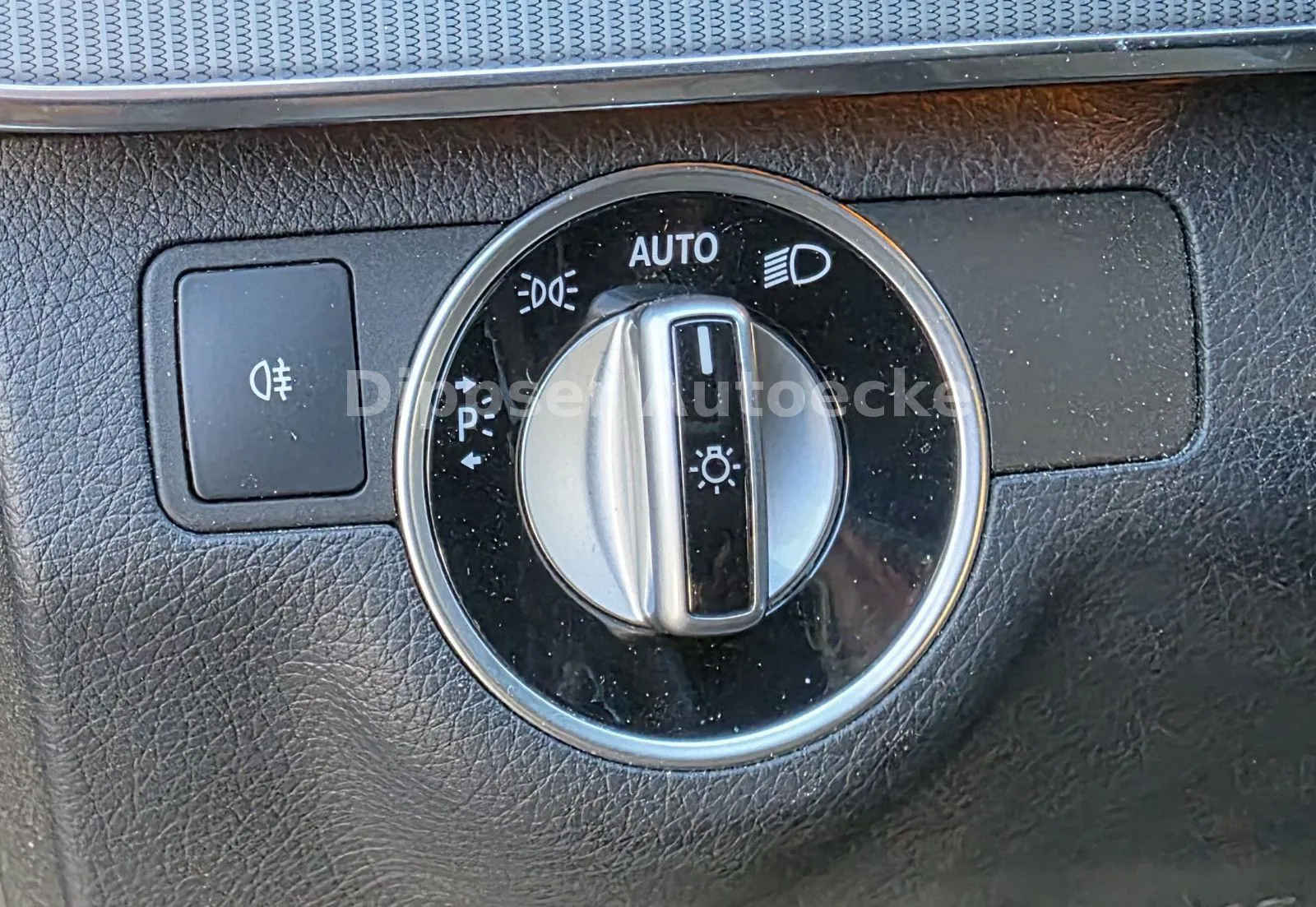 Fahrzeugabbildung Mercedes-Benz E 350_Limousine_4Matic_Climatr_Sitzh_8 fach...