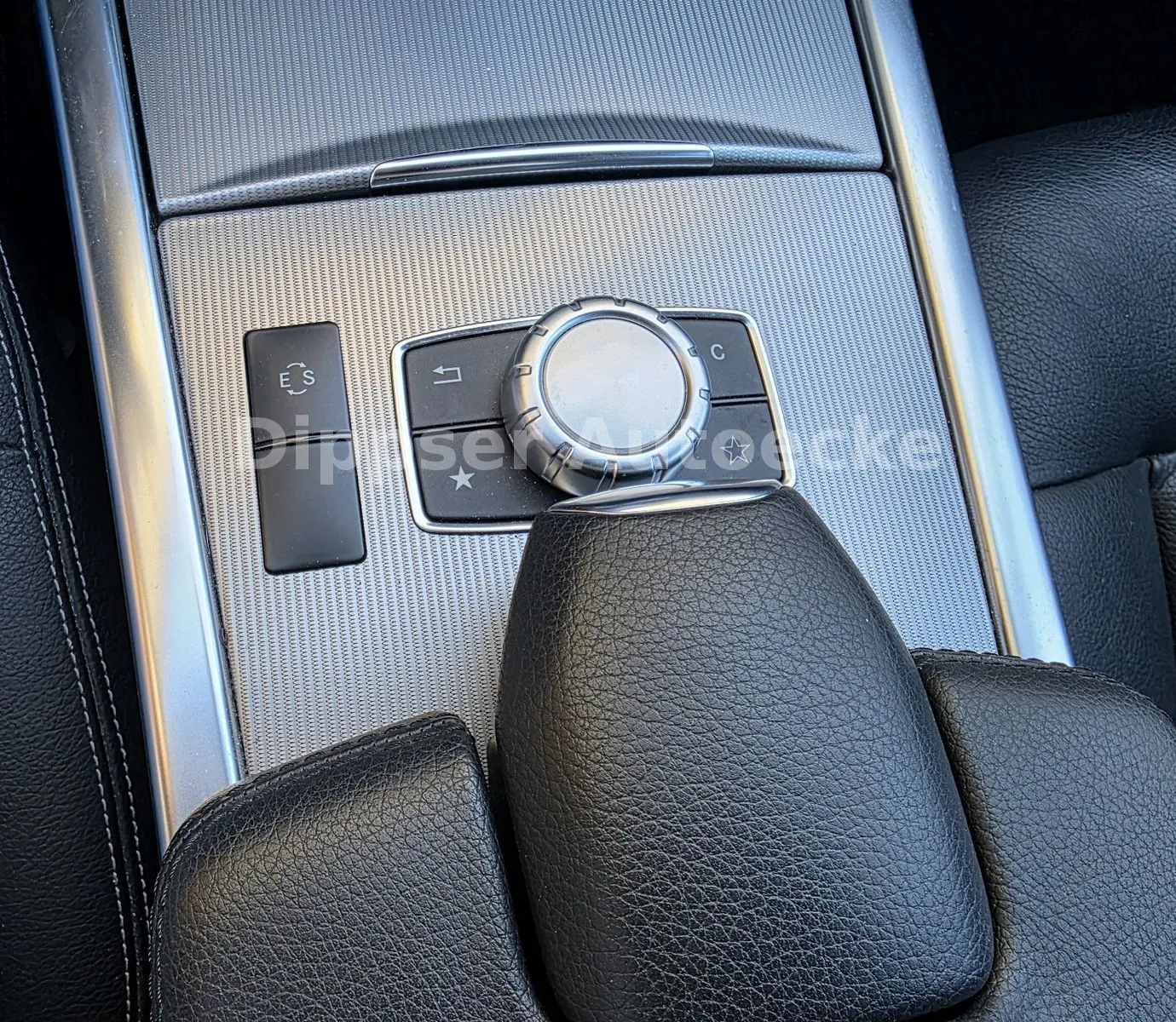 Fahrzeugabbildung Mercedes-Benz E 350_Limousine_4Matic_Climatr_Sitzh_8 fach...
