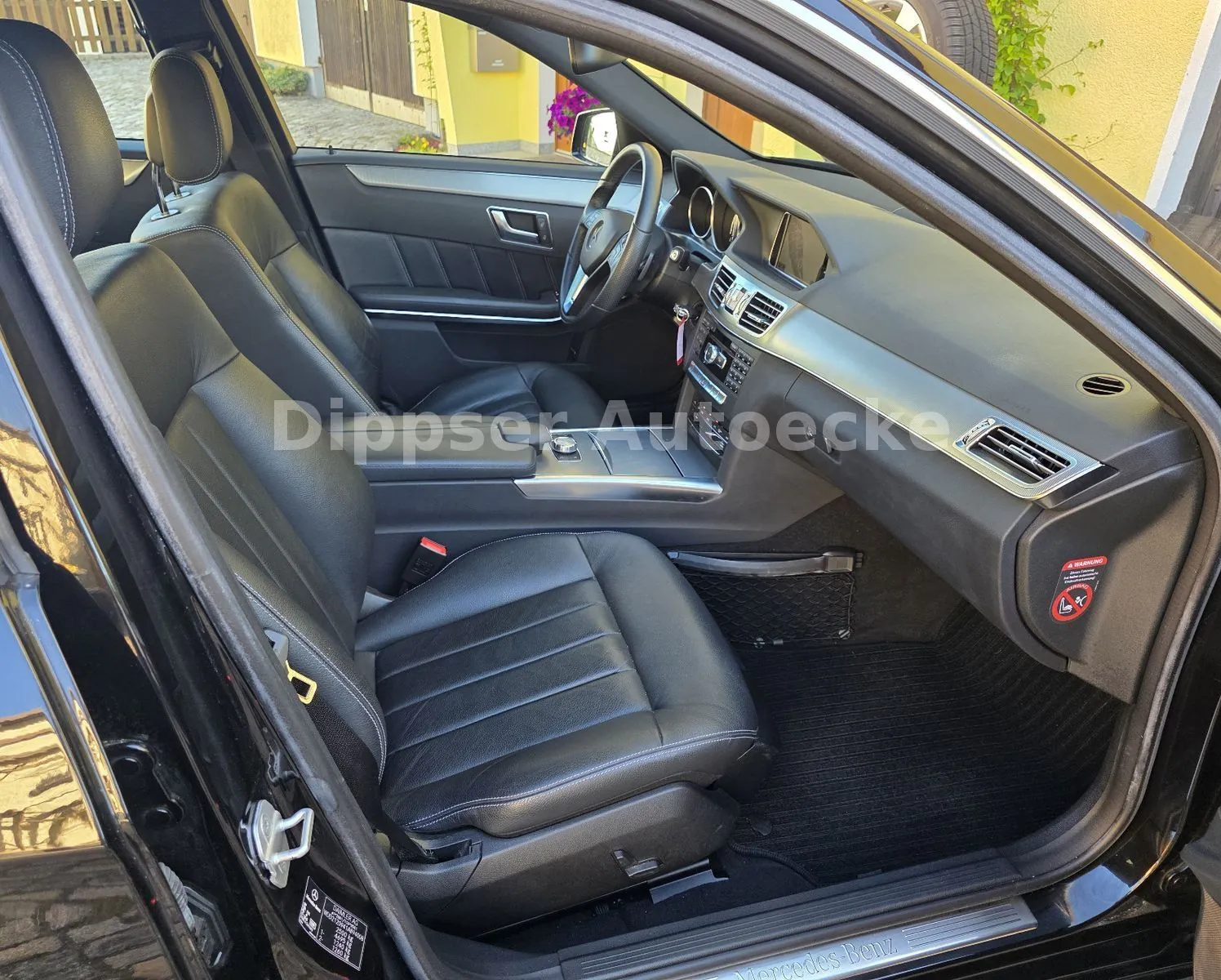 Fahrzeugabbildung Mercedes-Benz E 350_Limousine_4Matic_Climatr_Sitzh_8 fach...
