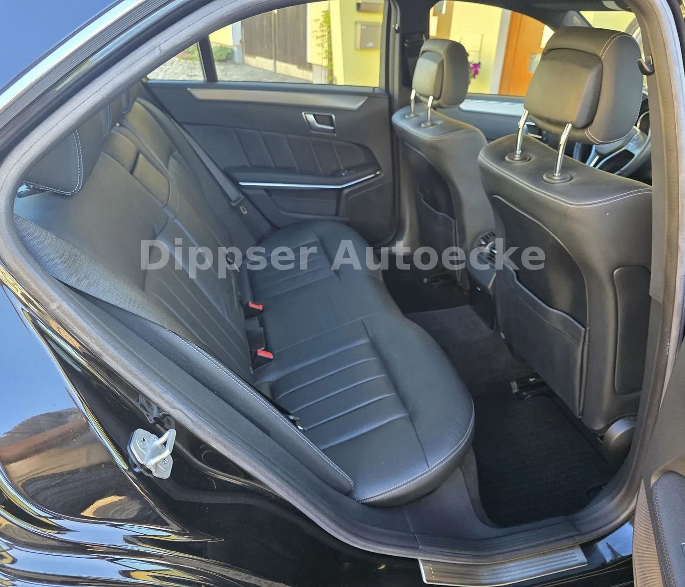 Fahrzeugabbildung Mercedes-Benz E 350_Limousine_4Matic_Climatr_Sitzh_8 fach...