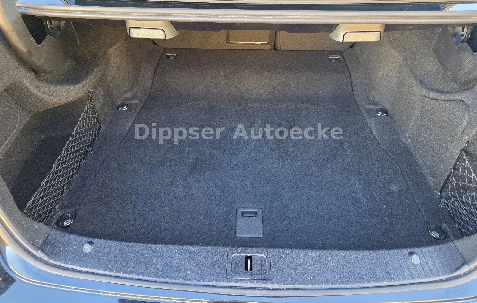 Fahrzeugabbildung Mercedes-Benz E 350_Limousine_4Matic_Climatr_Sitzh_8 fach...