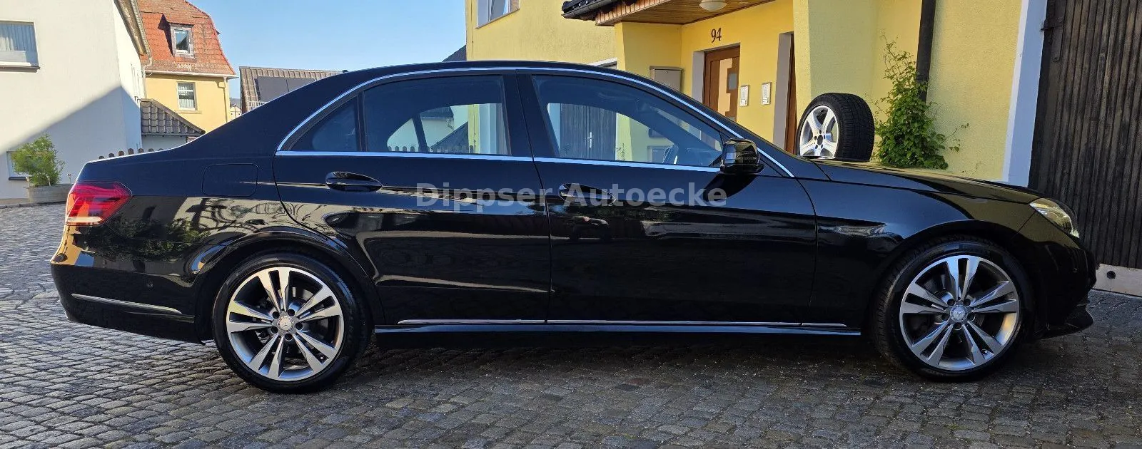 Fahrzeugabbildung Mercedes-Benz E 350_Limousine_4Matic_Climatr_Sitzh_8 fach...