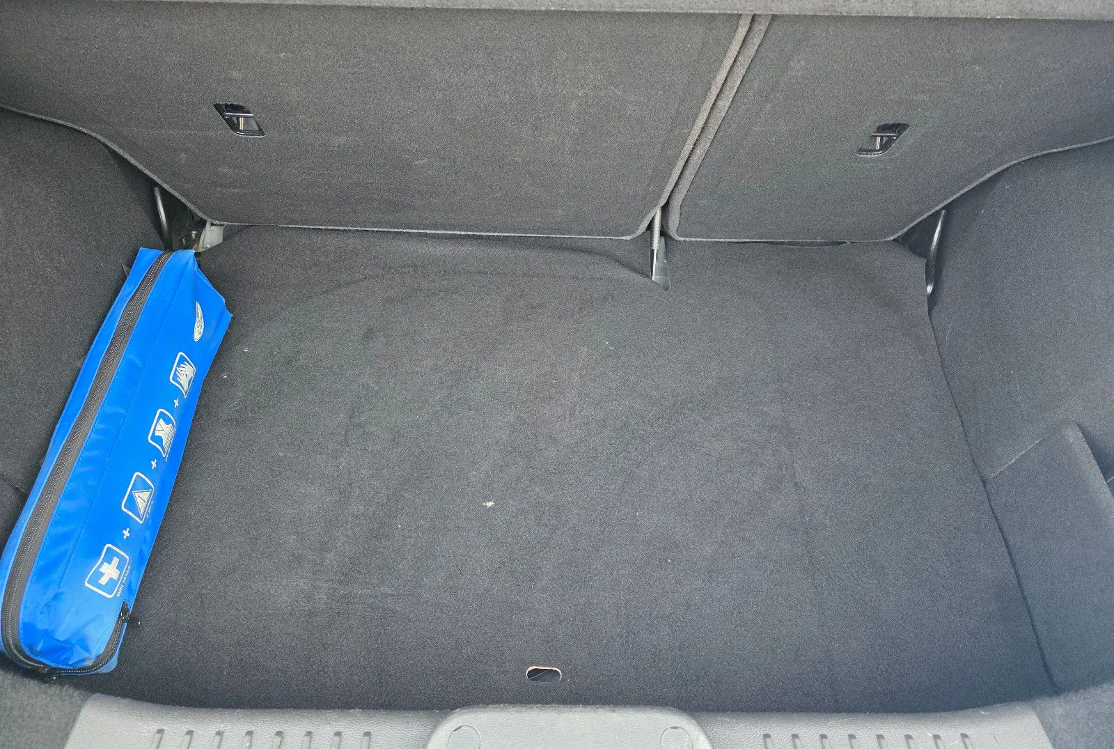 Fahrzeugabbildung Ford Fiesta "Trend"_Klima_e. FH_Allwetterreifen..